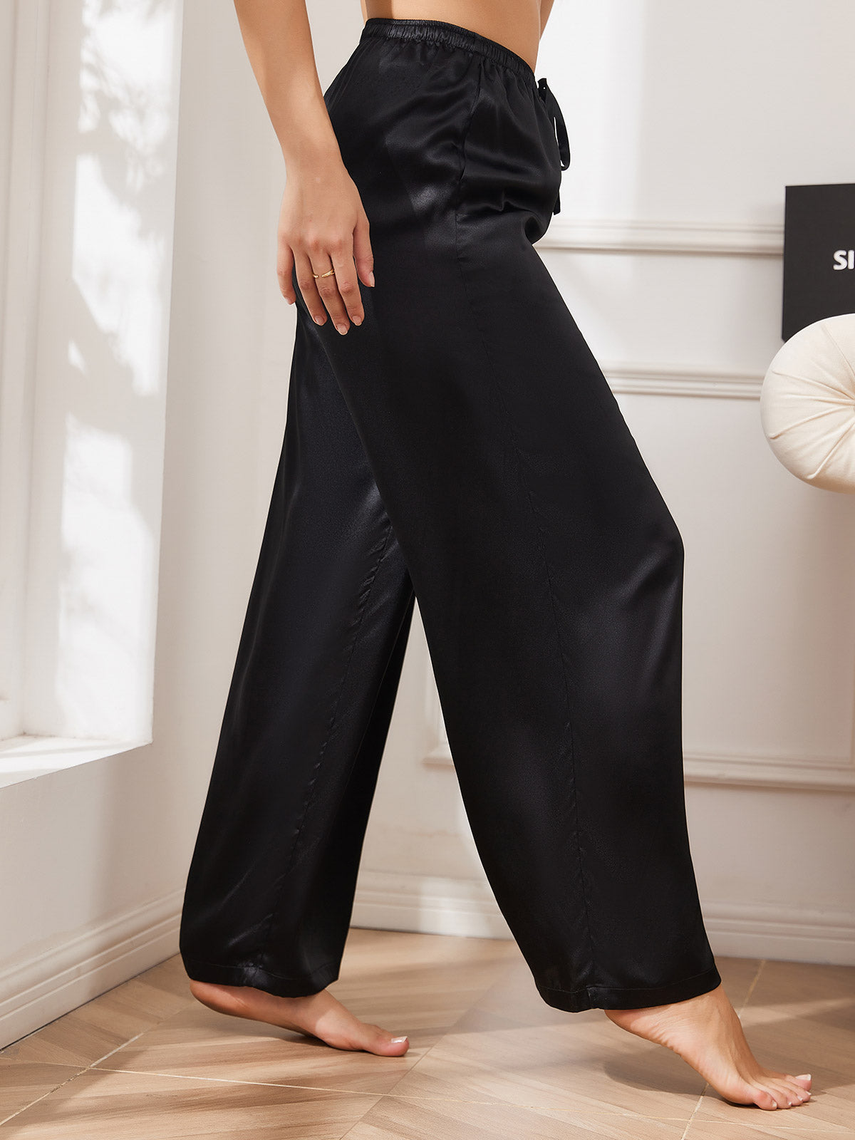 [Musta] SilkSilky-FI Womens Pants 003
