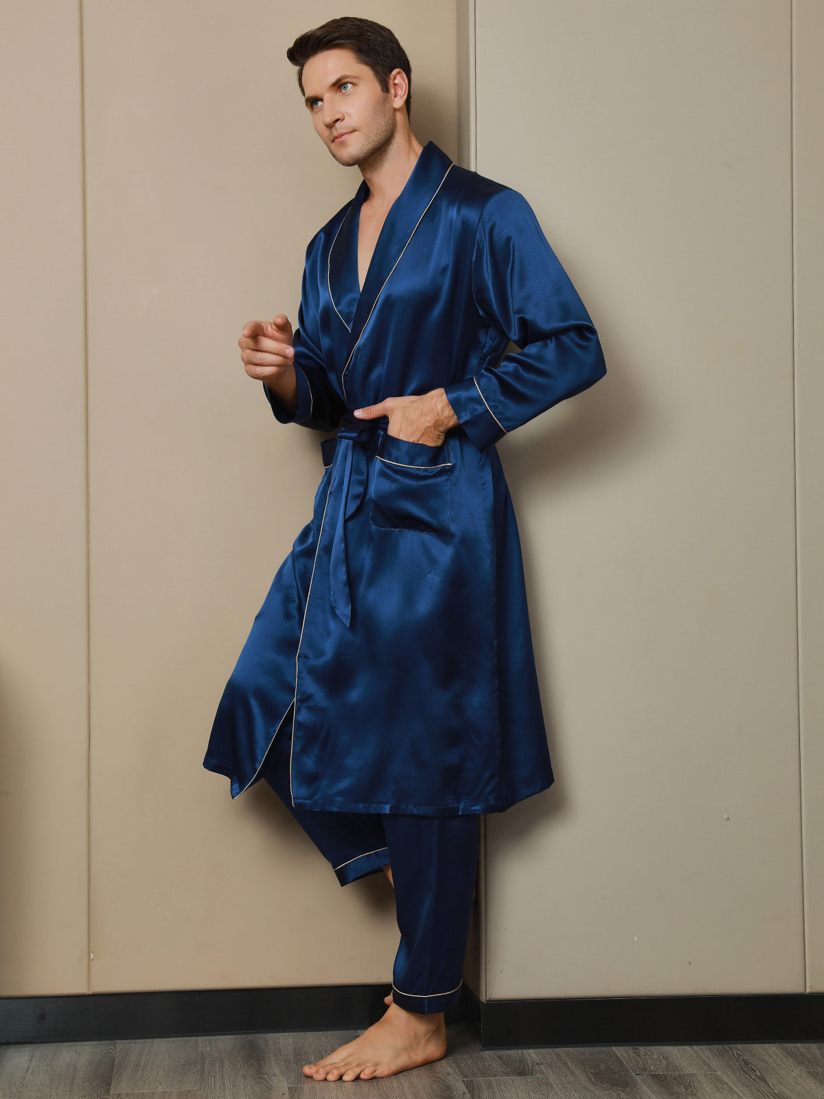 [Tummansininen] SilkSilky-FI 19Momme Mens Robe 005