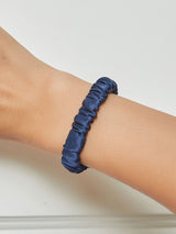 [Tummansininen] SilkSilky-FI Scrunchie 001