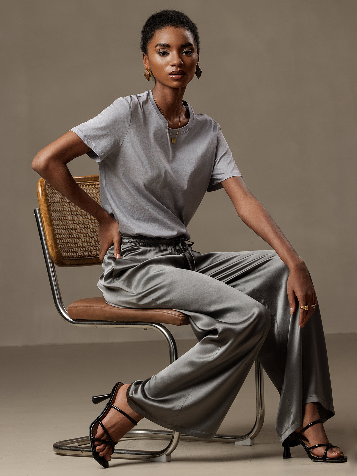 [Tumman Harmaa] SilkSilky-FI Womens Pants 001