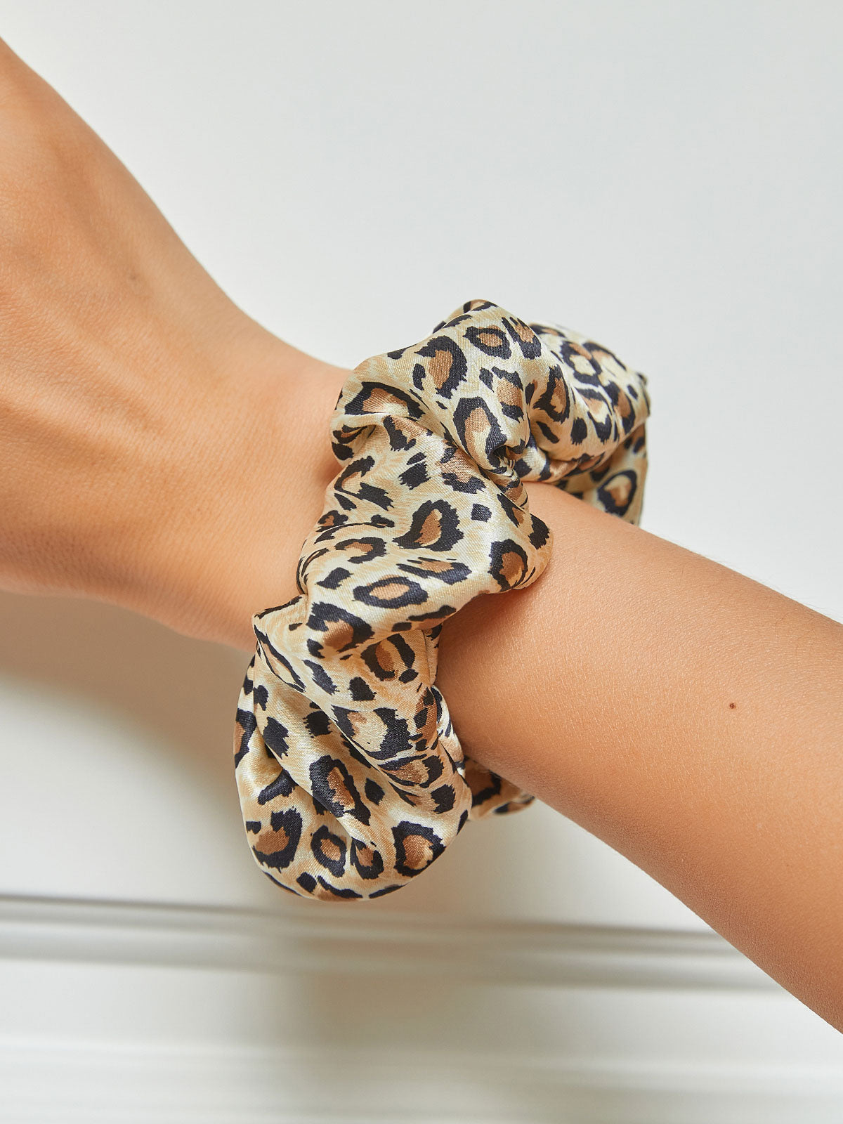 [Leopardi] SilkSilky-FI 19Momme Scrunchie 002