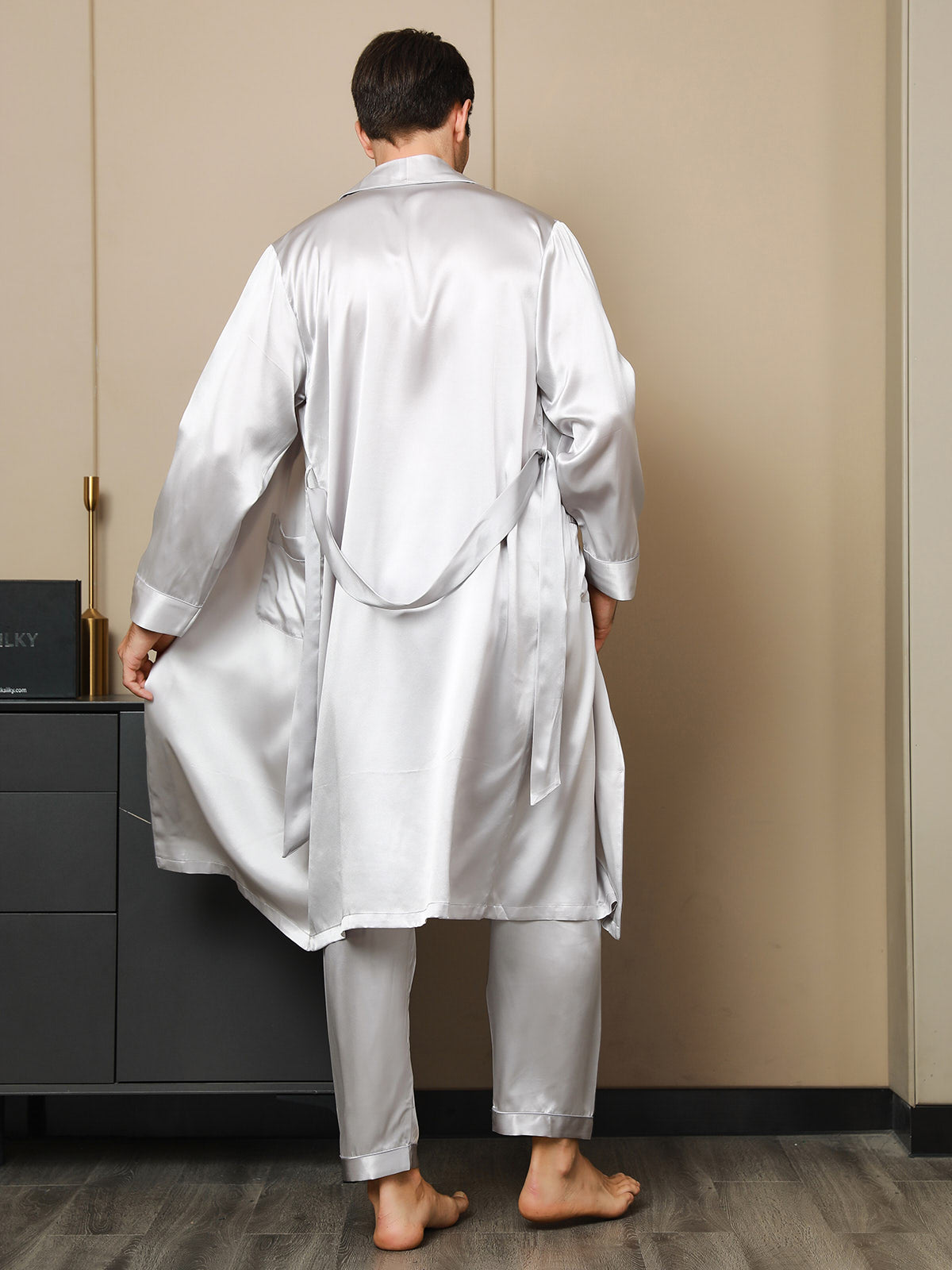 [Vaalean Harmaa] SilkSilky-FI 19Momme Mens Robe 003