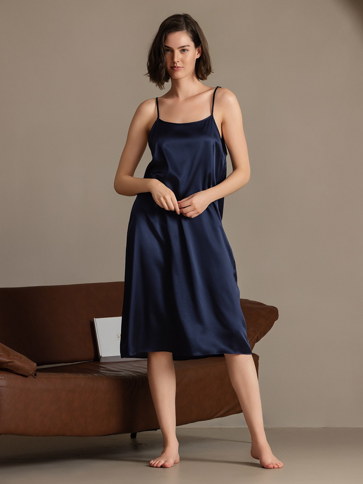 [Tummansininen] SilkSilky-FI 19Momme Silk Sleeveless Dress 006