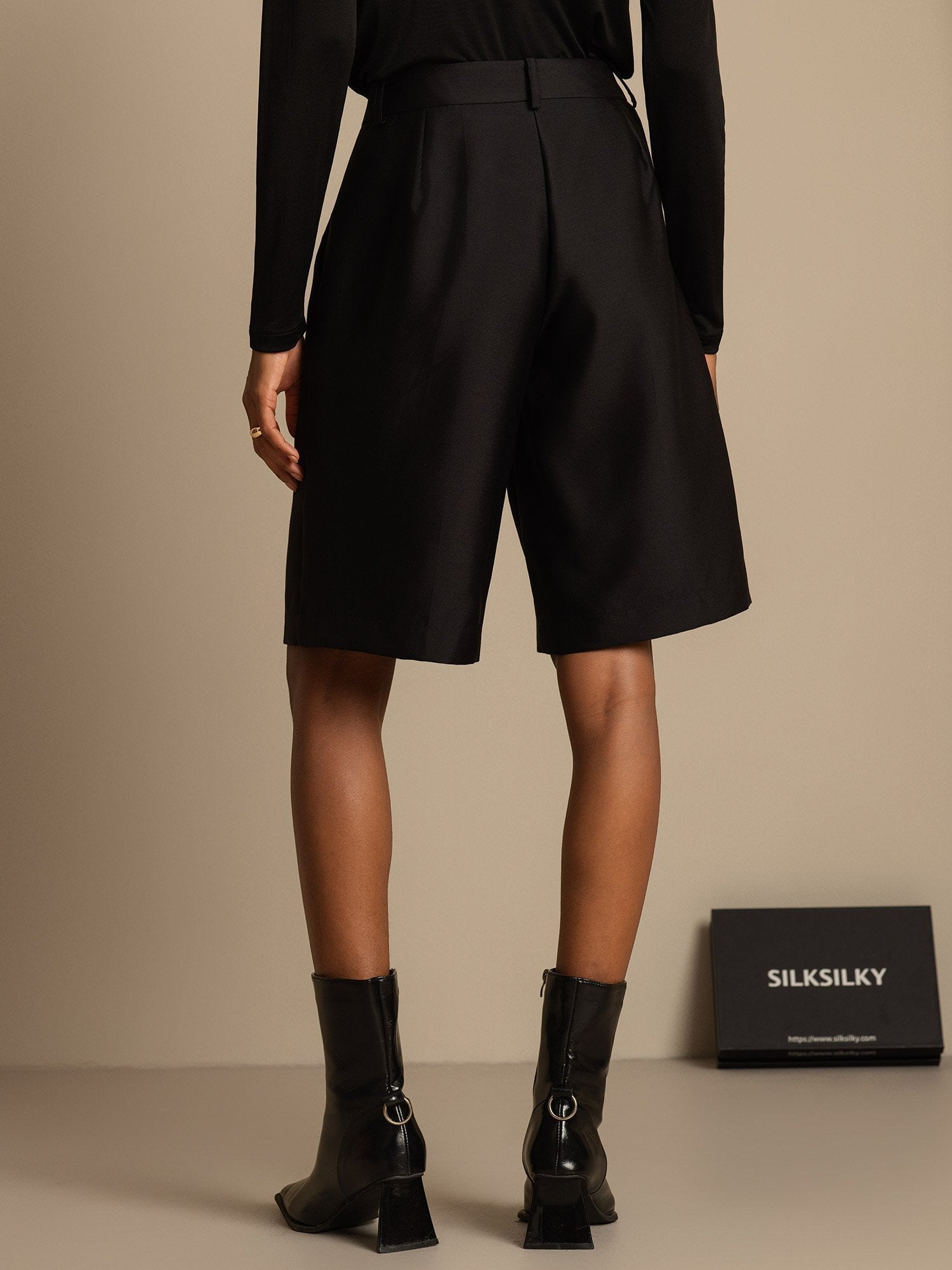 [Musta] SilkSilky-FI 32Momme Silk-Wool Blend Womens Shorts 002,