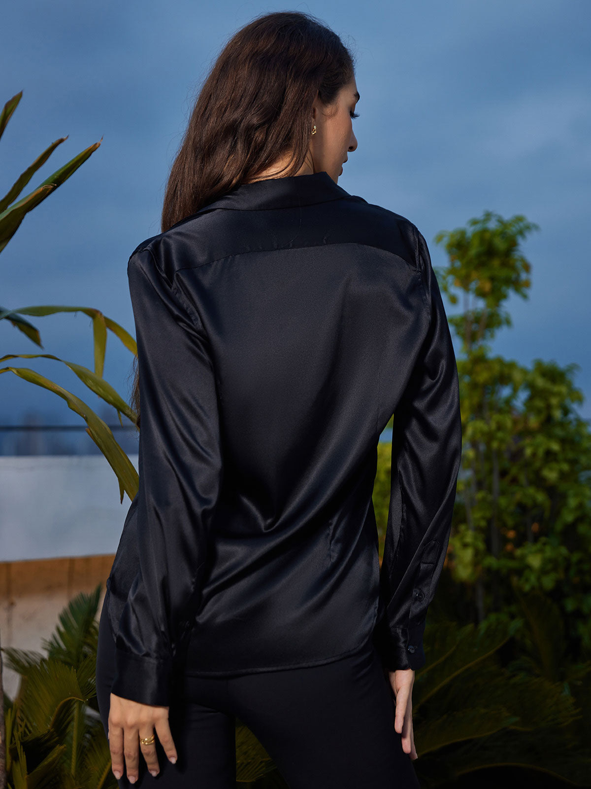 [Musta] SilkSilky-FI Womens Shirt 002