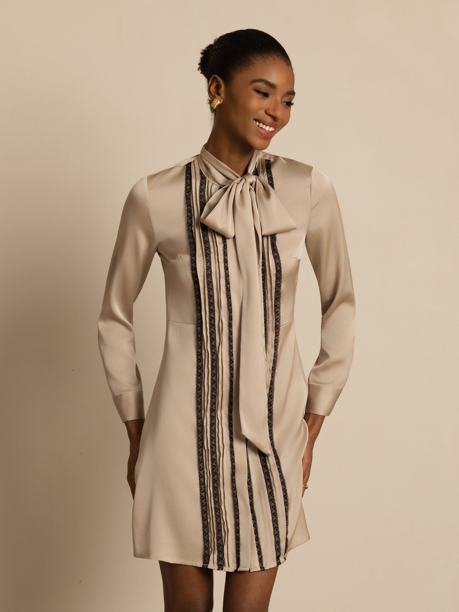 [Tan] SilkSilky-FI 19Momme Silkki Pitkähihainen Solmukaulus Mekko 004