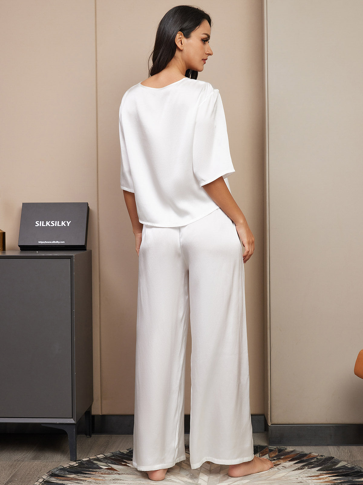 [Valkoinen] SilkSilky-FI Womens Pajamas 002,