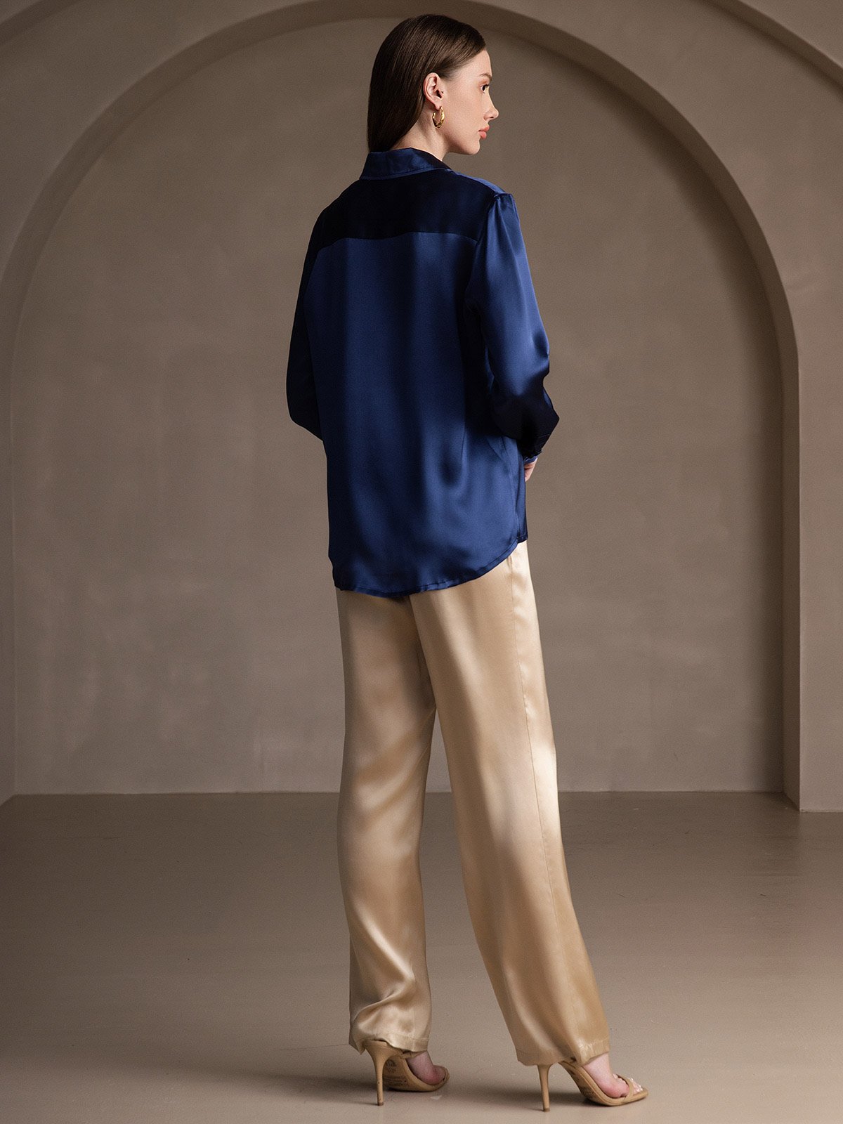 [Tummansininen] SilkSilky-FI 19Momme Silk Long Sleeve Collar Naisten paita 002
