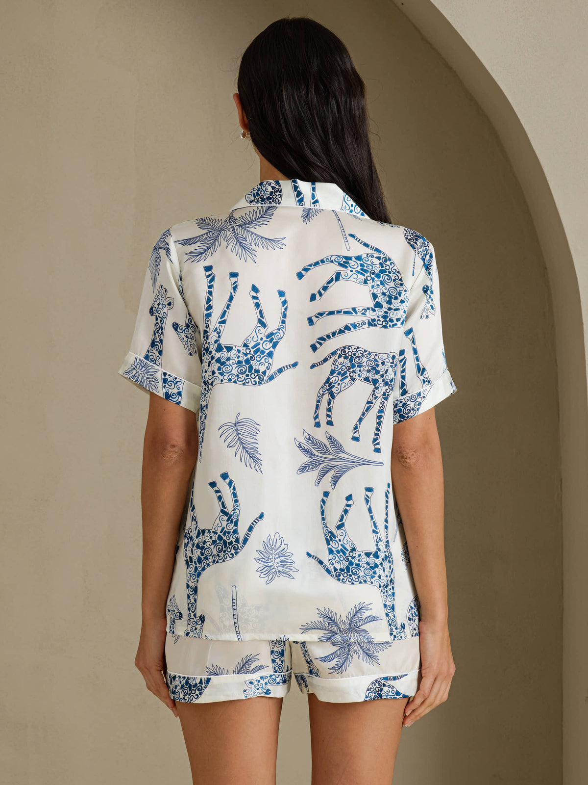 [Valkoinen Kirahvi] SilkSilky-FI Short Sleeve Notch Collar Naisten Pyjamat 002