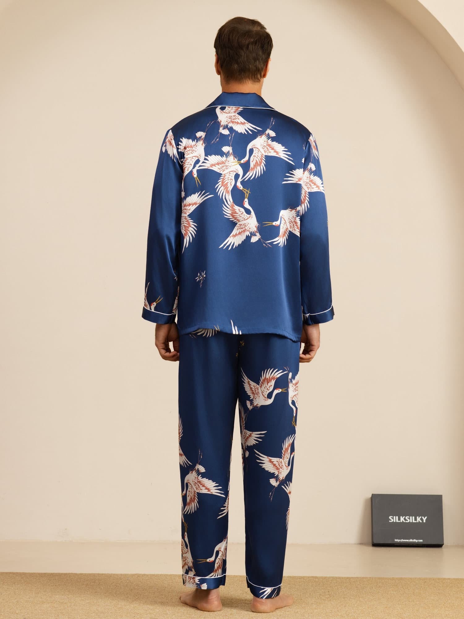 [Tummansininen] SilkSilky-FI 19Momme Pitkähihainen Notkokaulus Miesten Pyjamat 002
