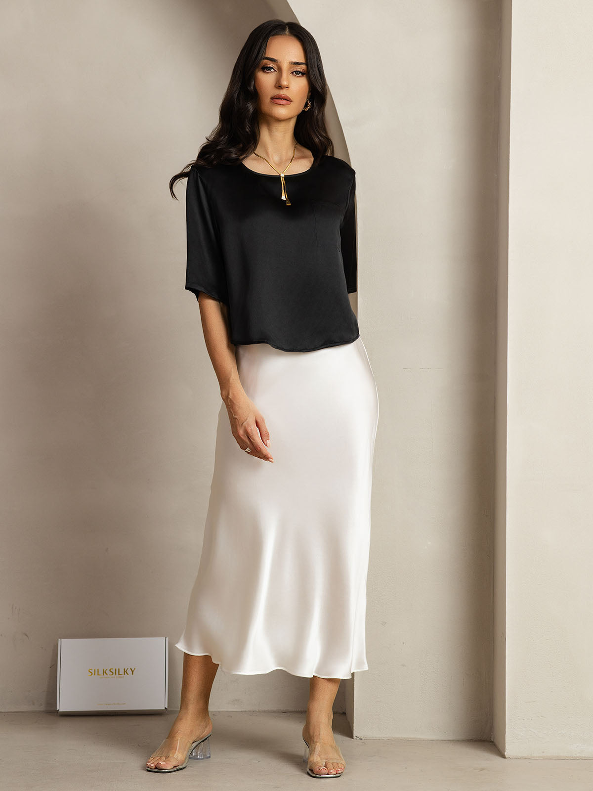 [Musta] SilkSilky-FI Womens T-Shirt 005