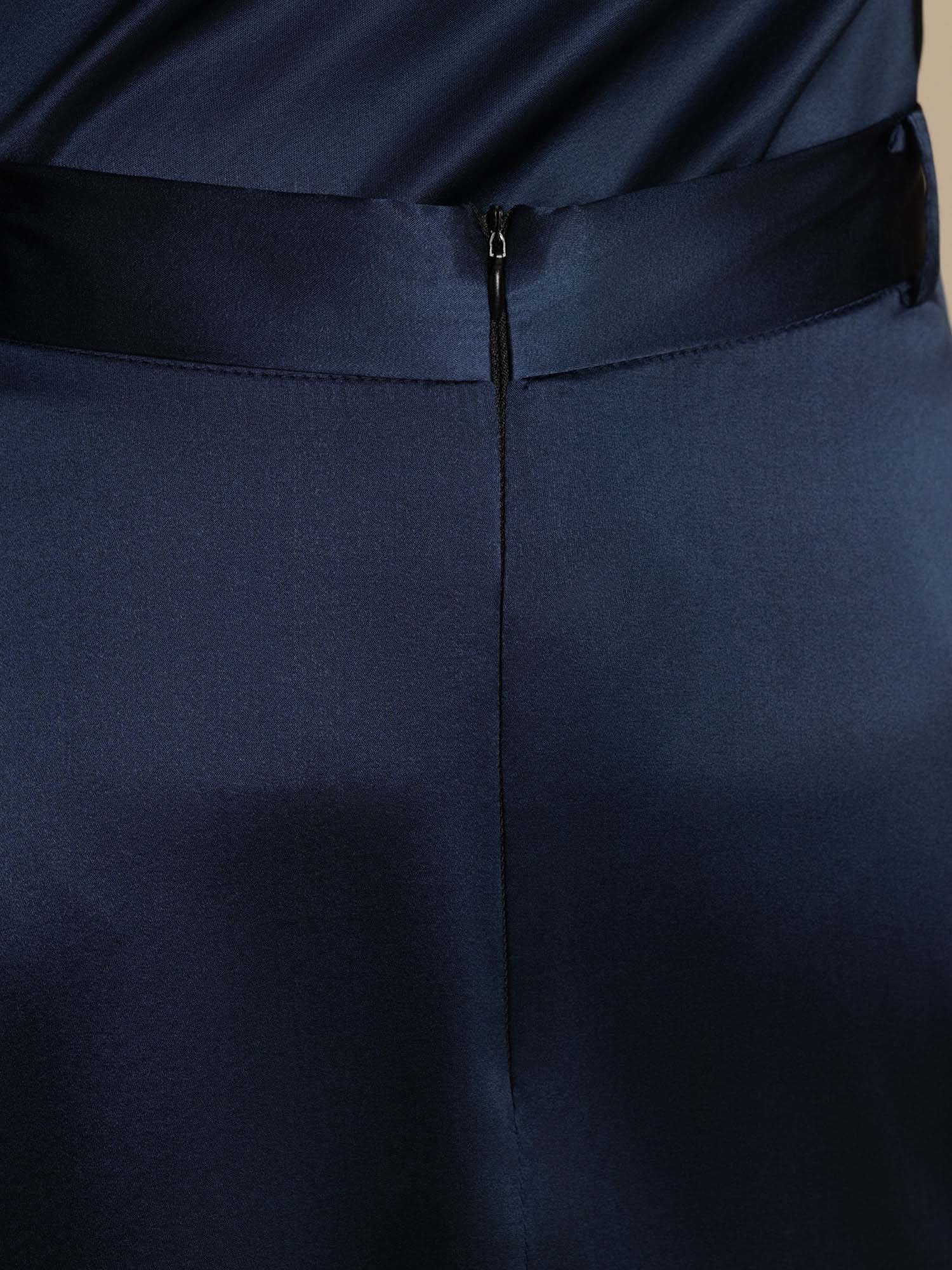 [Tummansininen] SilkSilky-FI 19Momme Silkki Skirt 008