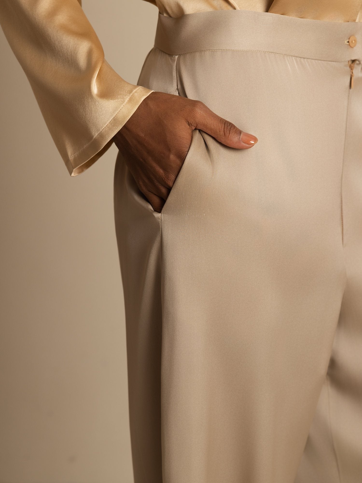 [Tan] SilkSilky-FI 19Momme Silkki Womens Pants 005