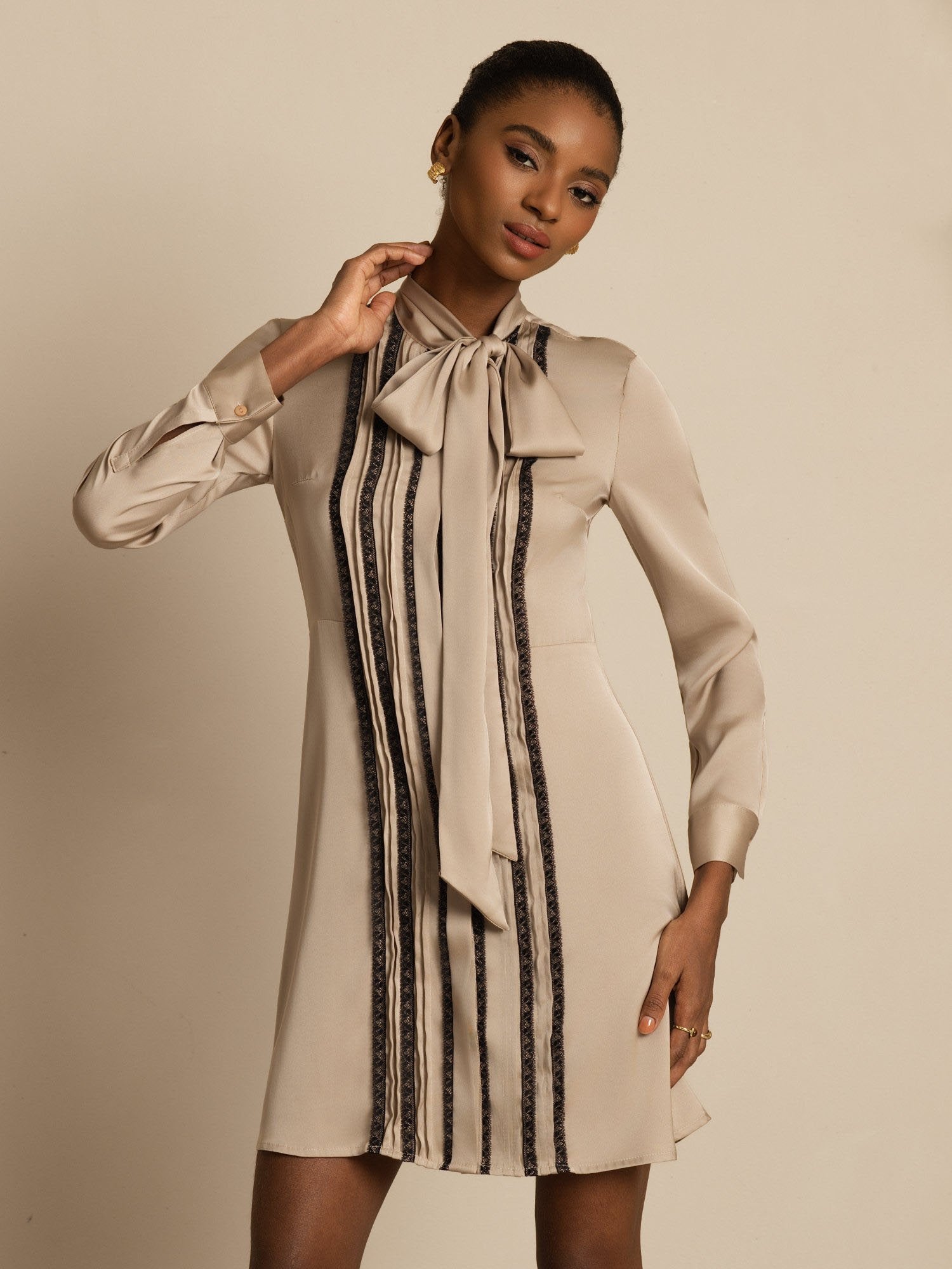 [Tan] SilkSilky-FI 19Momme Silkki Pitkähihainen Solmukaulus Mekko 003