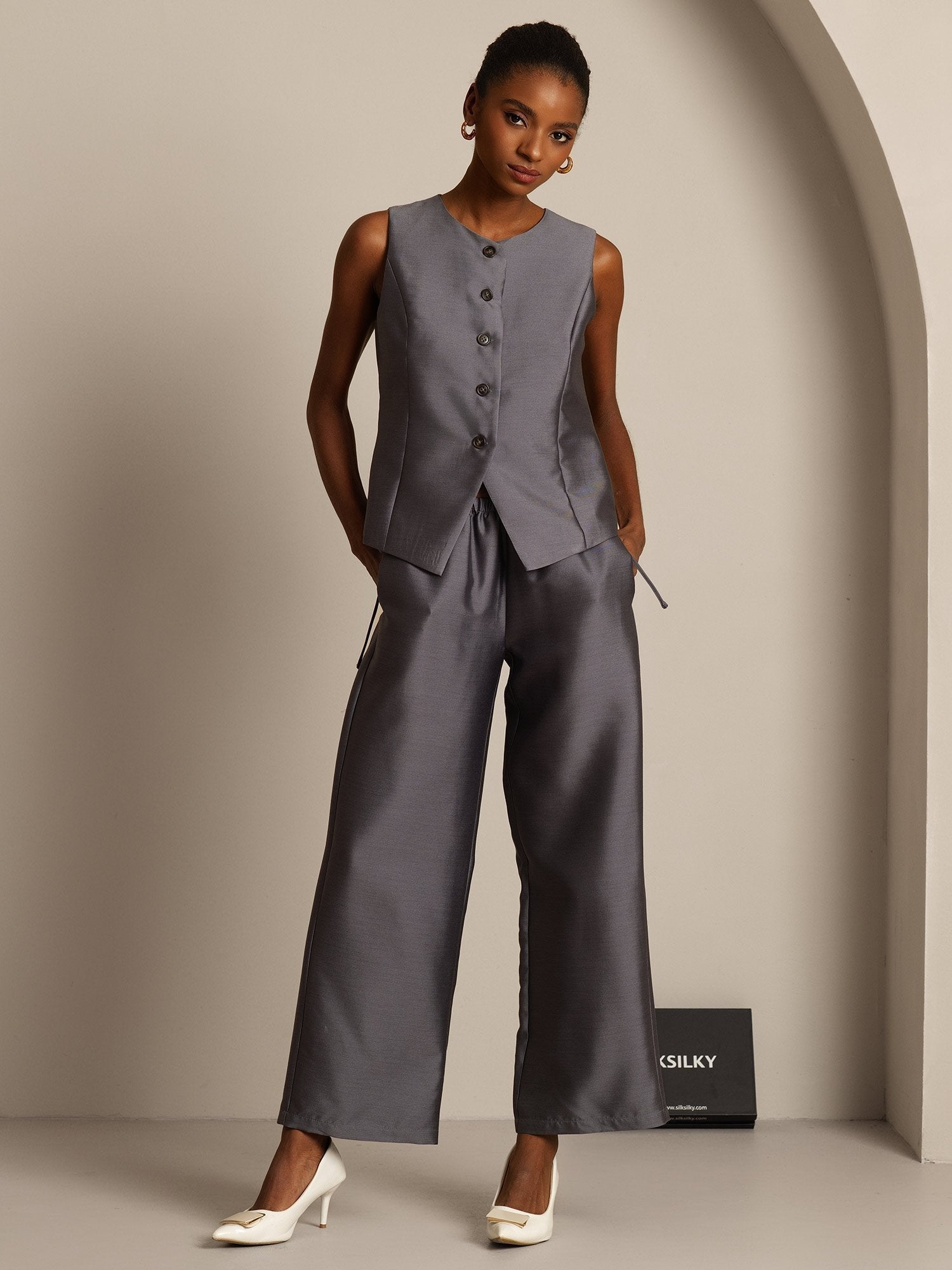 [Harmaa] SilkSilky-FI 32Momme Silk-Wool Blend Womens Vest 006,