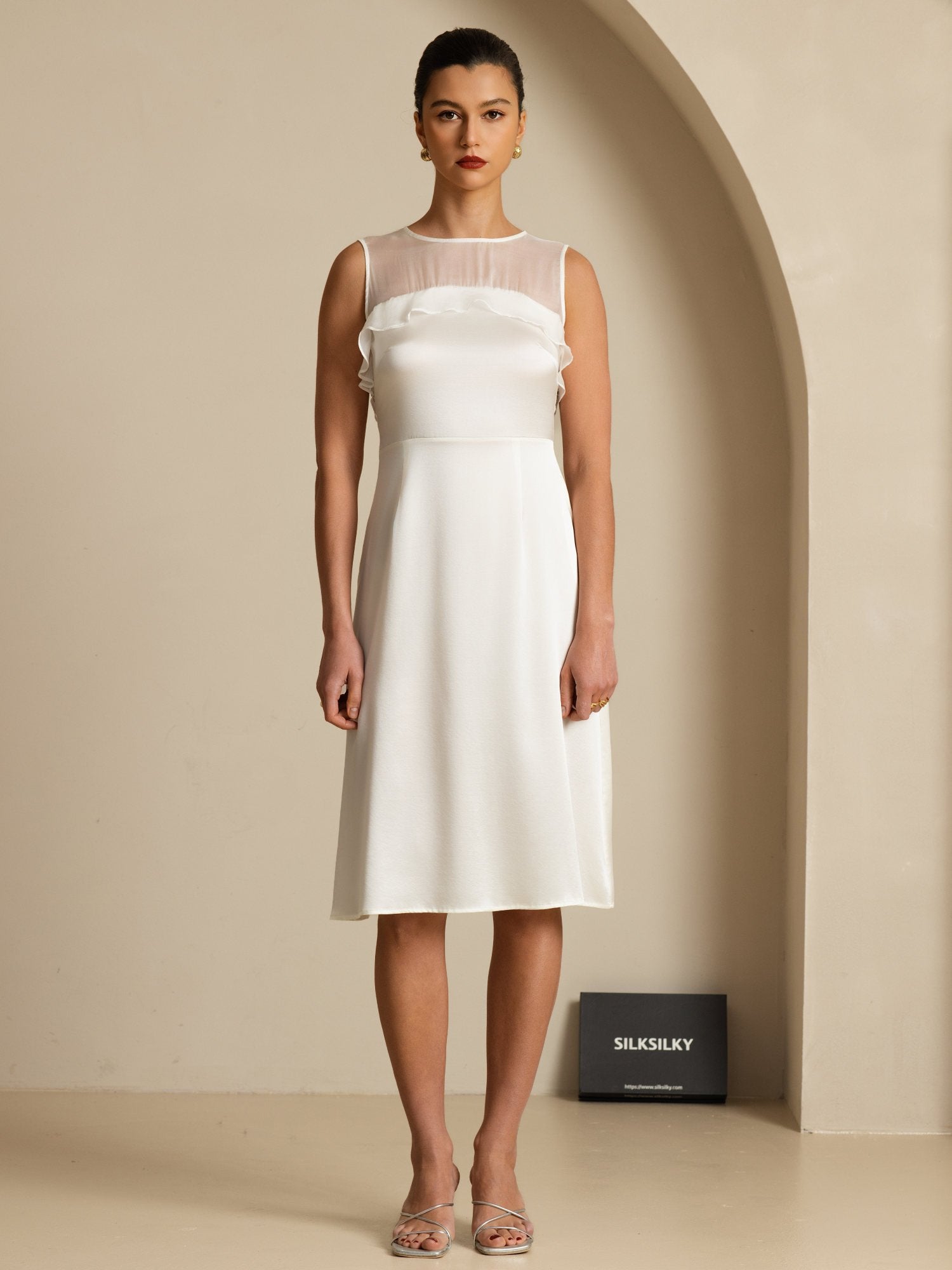 [Valkoinen] SilkSilky-FI 19Momme Sleeveless Illusion Neck Mekko 003