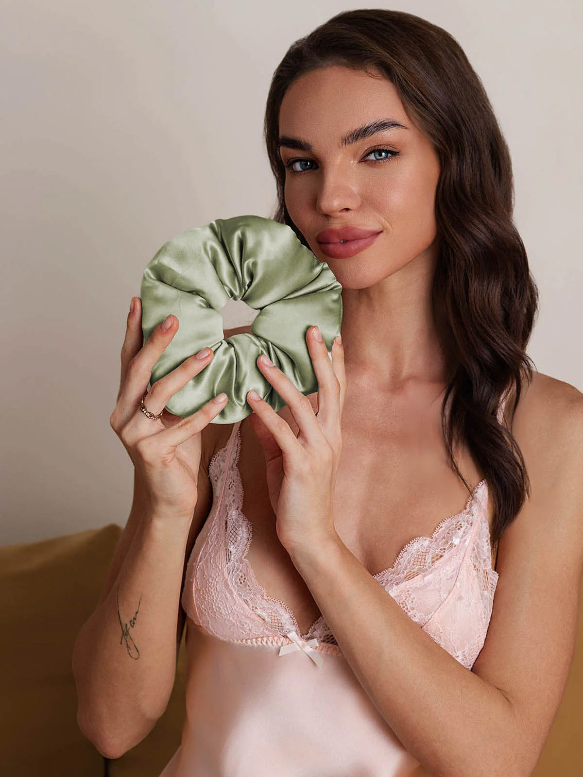 [Vaaleanvihreä] SilkSilky-FI Scrunchie 004