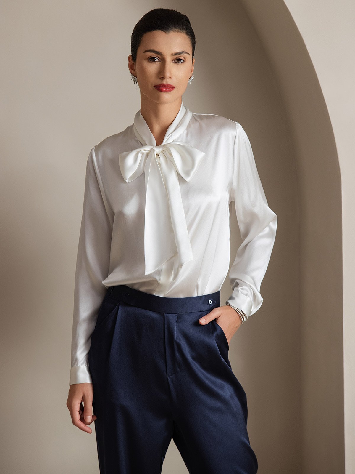 [Valkoinen] SilkSilky-FI 19Momme Silk Long Sleeve Tie Neck Naisten paita 003
