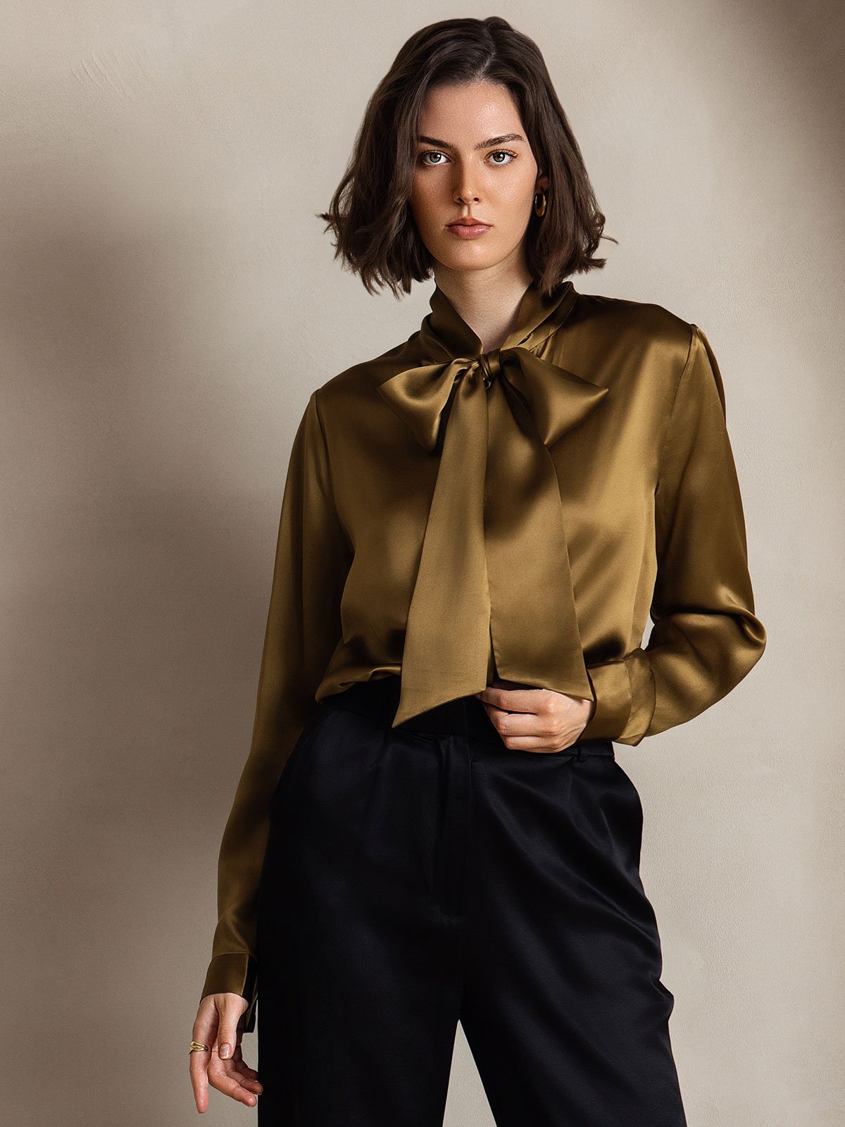 [Ruskea] SilkSilky-FI 19Momme Silk Long Sleeve Tie Neck Naisten paita 004