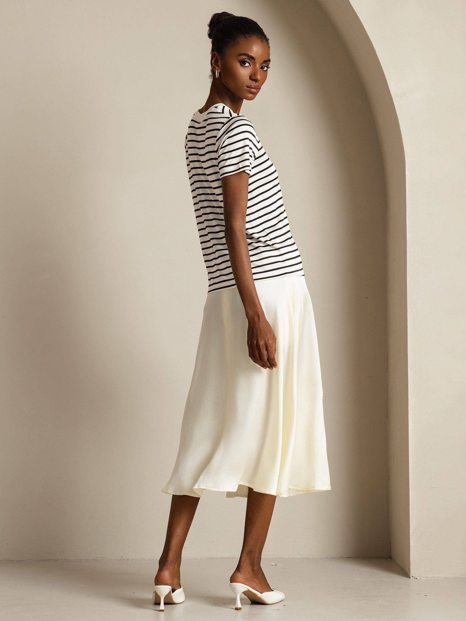 [ValkoinenRaita] SilkSilky-FI Womens T-Shirt 006