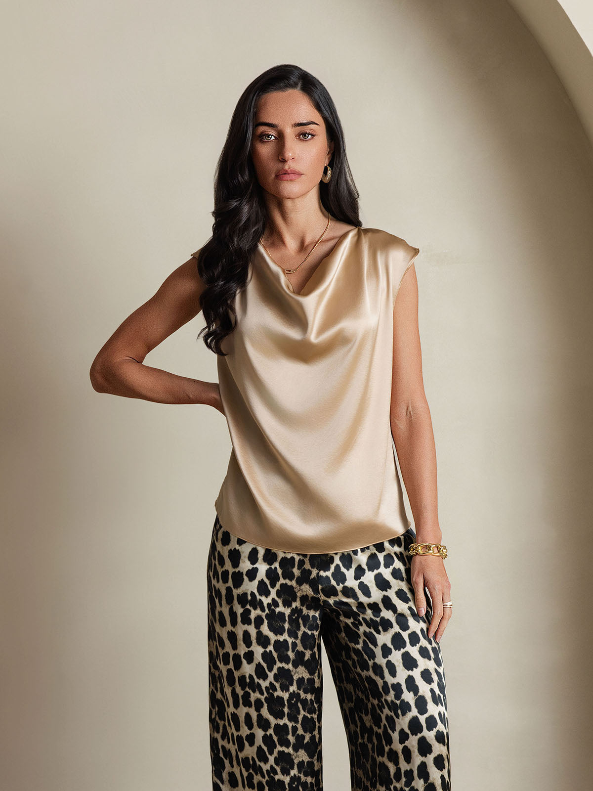 [Samppanja] SilkSilky-FI 19Momme Silk Sleeveless Cowl Neck Naisten T-paita 003