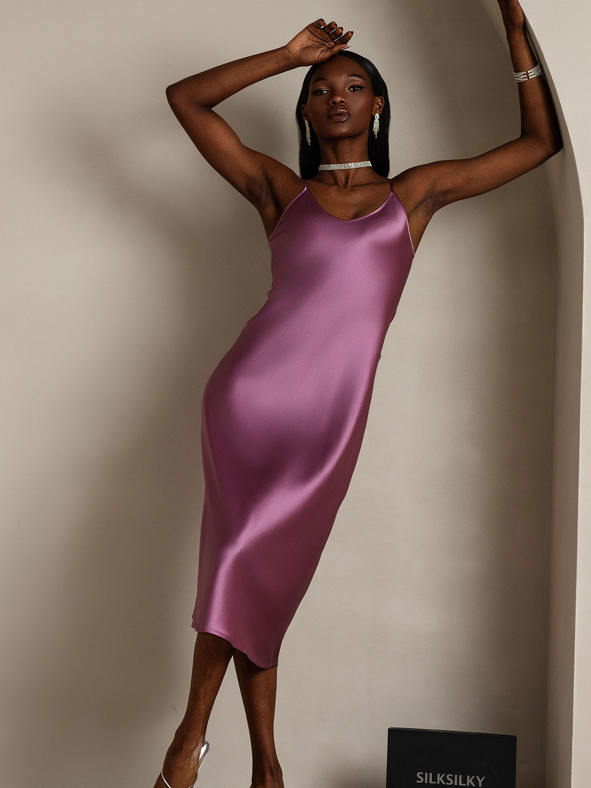 [Tumma Violetti] SilkSilky-FI Pure Silk Sleeveless Round Neck Yöpaita 001