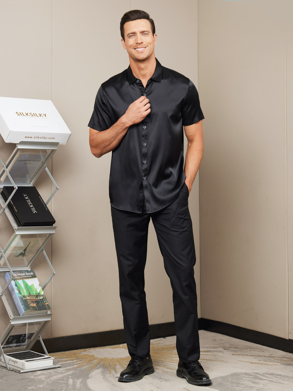 [Musta] SilkSilky-FI Silk Short Sleeve Collar Miesten Paita 007
