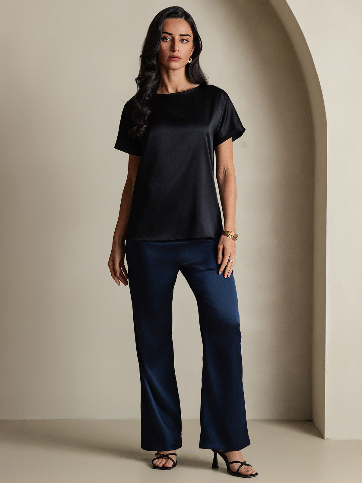 [Musta] SilkSilky-FI 19Momme Silk Short Sleeve Round Neck Naisten T-paita 006