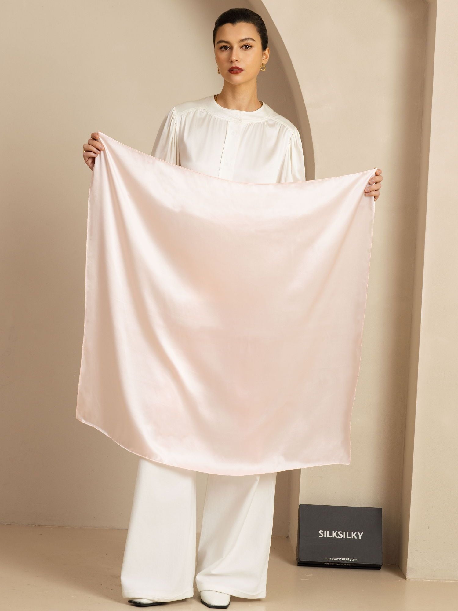 [Vaalea Pinkki] SilkSilky-FI Huivi 002