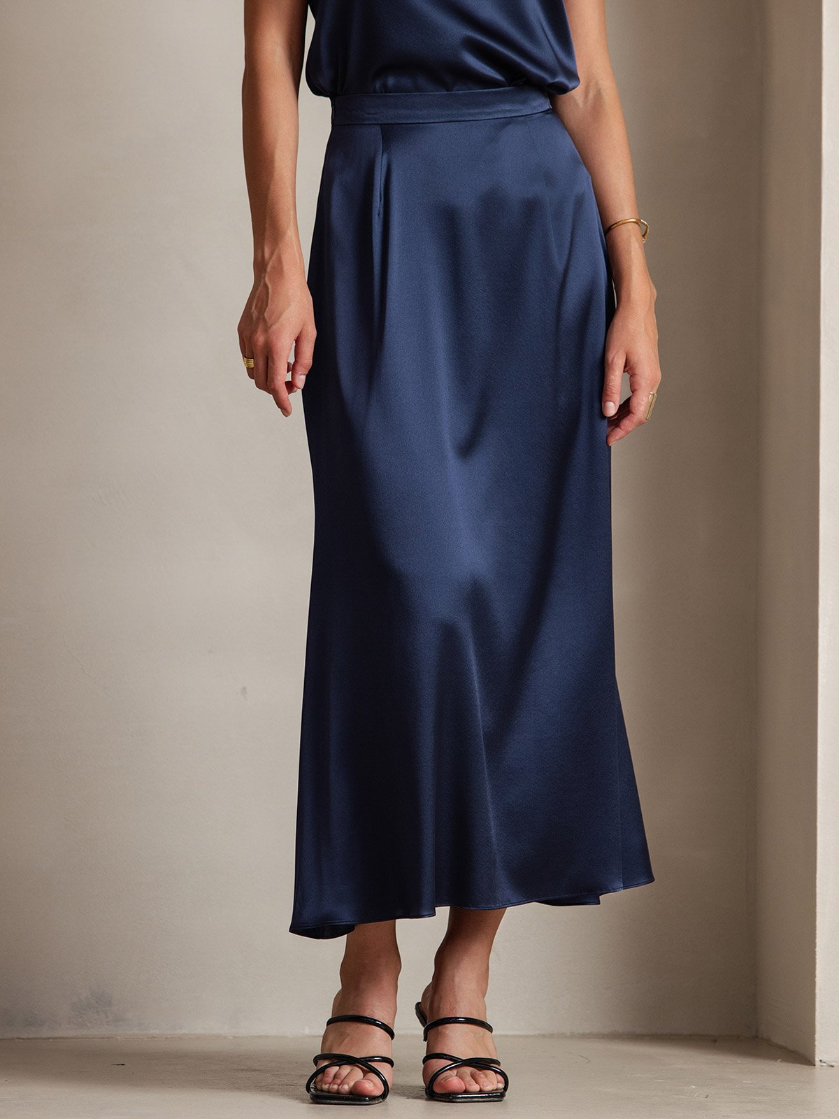 [Tummansininen] SilkSilky-FI 19Momme Skirt 001