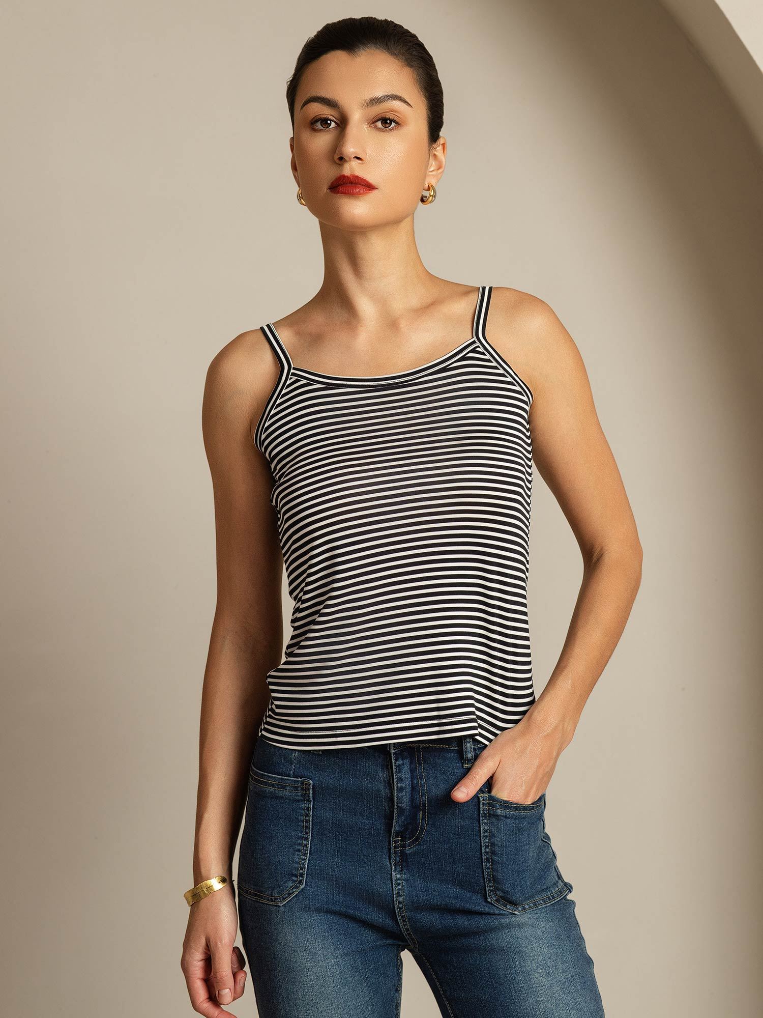 [Musta Raita] SilkSilky-FI Spagettihihna Square Neck Camisole Top 001