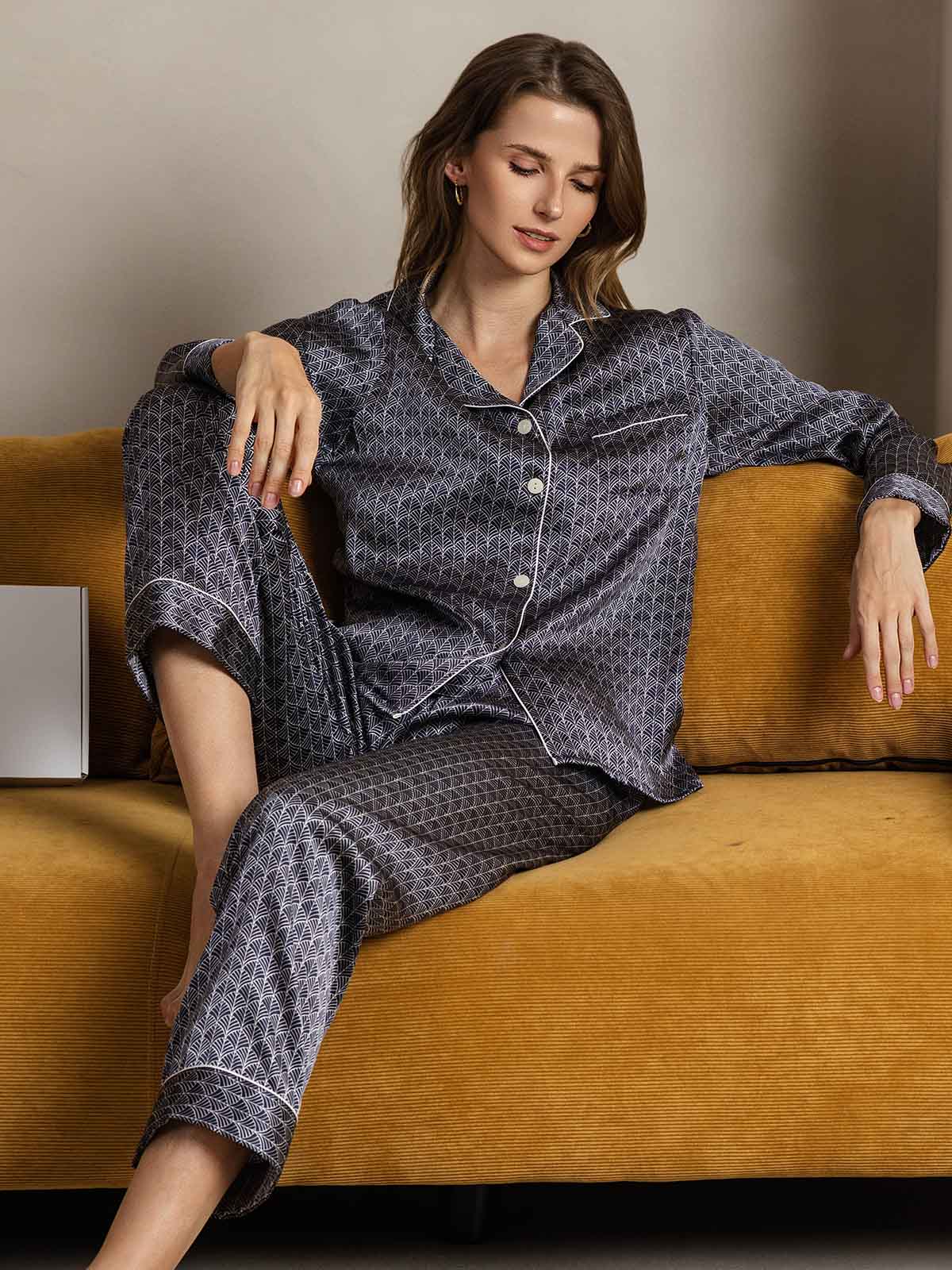 [Laivasto Ginkgo] SilkSilky-FI Womens Pajamas 005