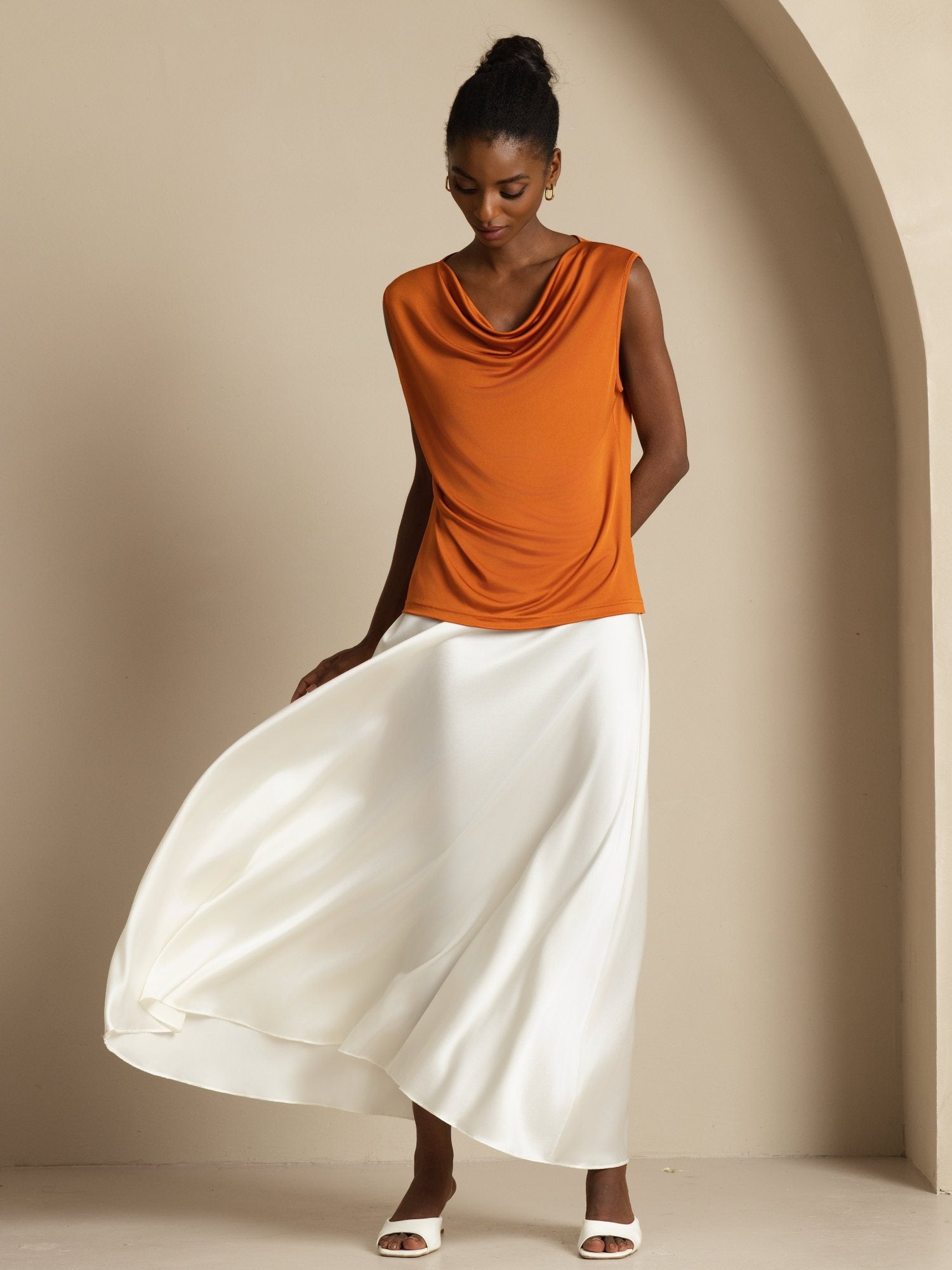 [Oranssi] SilkSilky-FI Silkki Hihaton Vesiputouspääntie Naisten T-paita 004