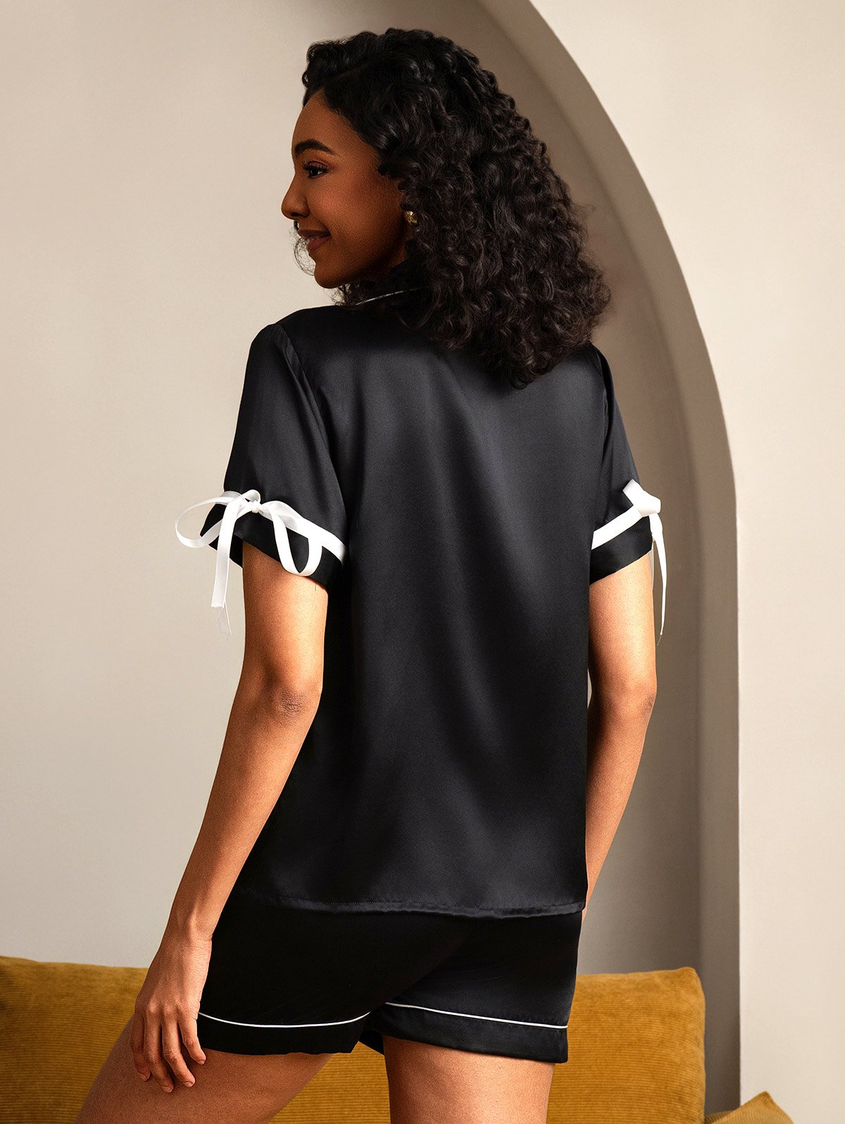 [Musta] SilkSilky-FI Pure Silk Short Sleeve Lapel Naisten Pyjamat 002