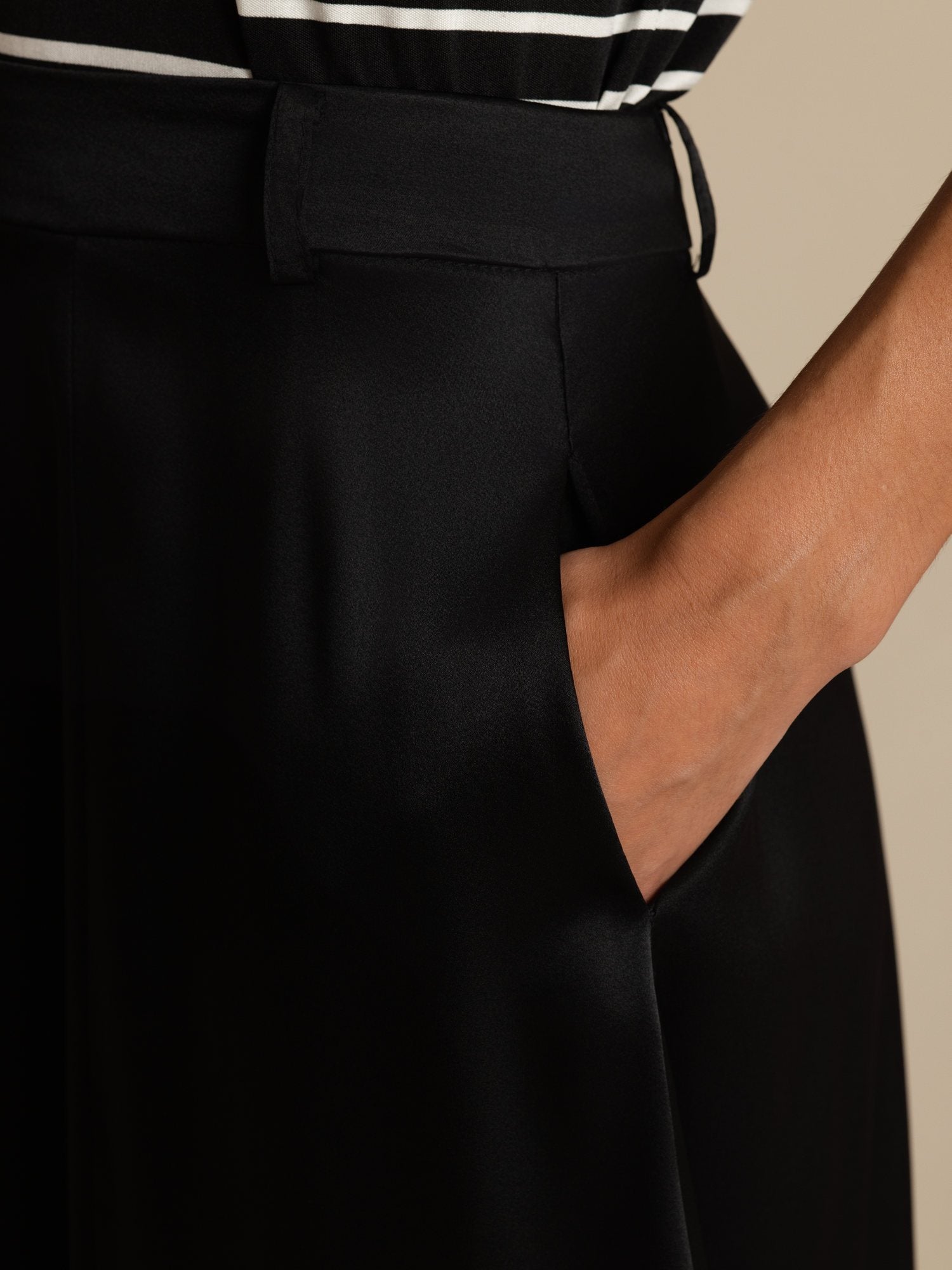 [Musta] SilkSilky-FI 19Momme Silkki Skirt 007