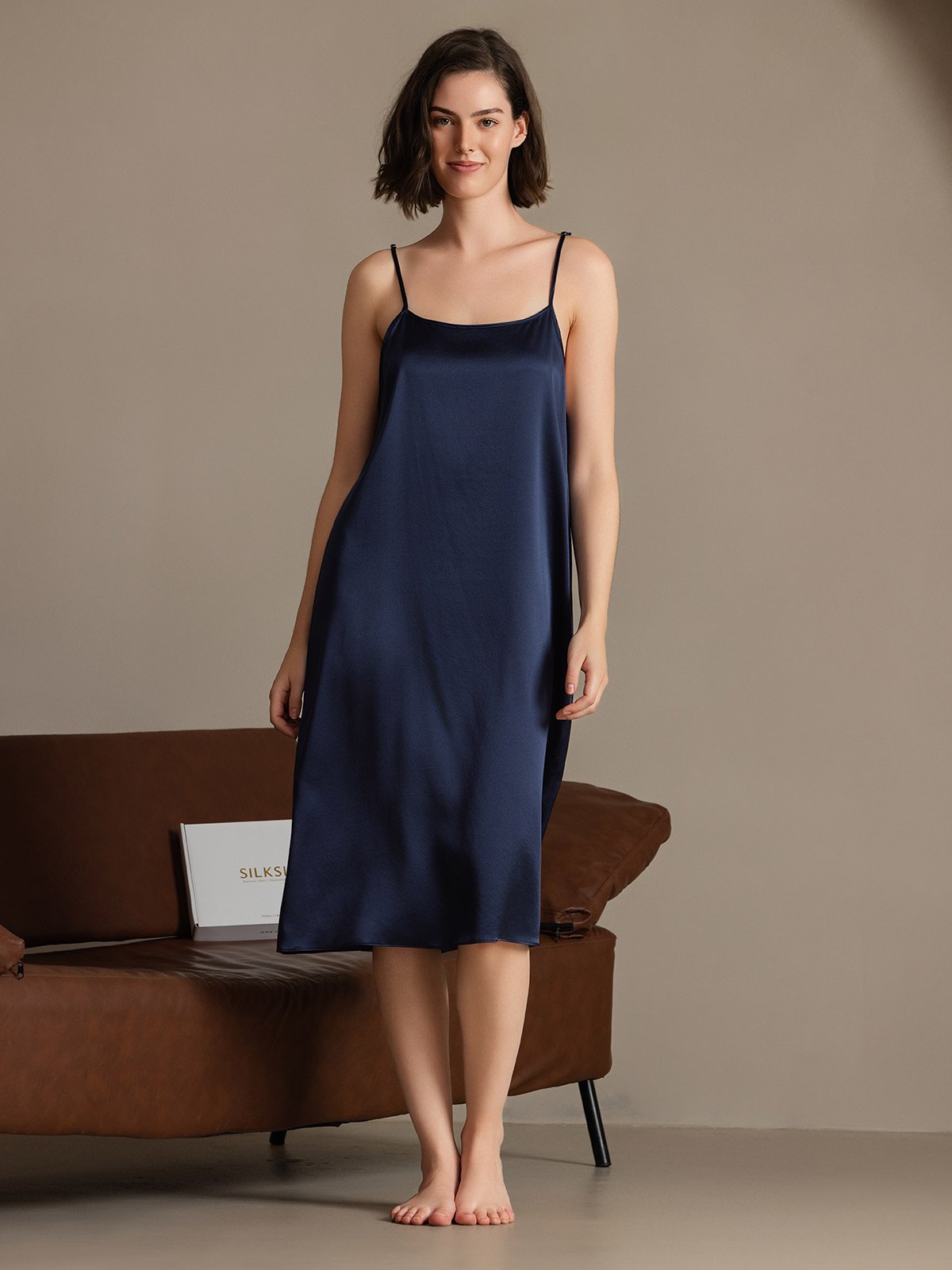 [Tummansininen] SilkSilky-FI 19Momme Silk Sleeveless Dress 005