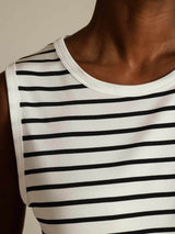 [Valkoinen Raita] SilkSilky-FI Sleeveless Round Neck Camisole Top 004