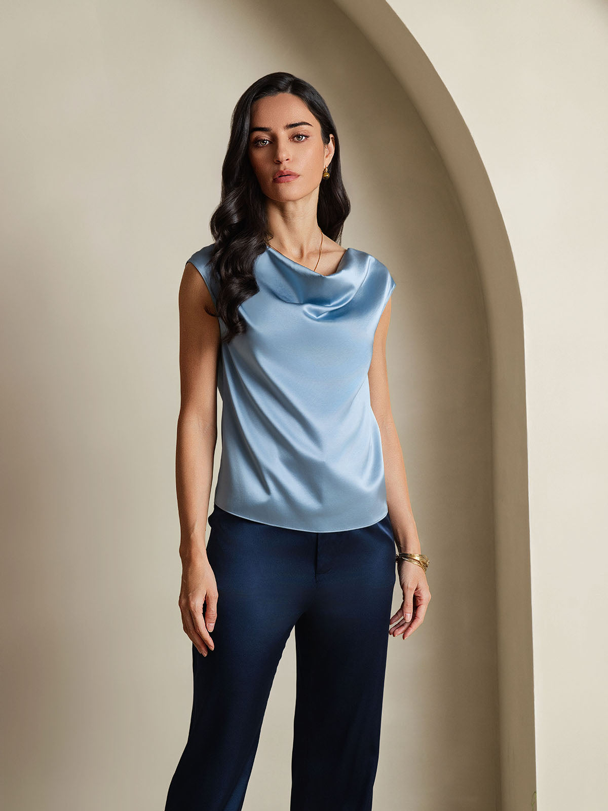 [Harmaansininen] SilkSilky-FI 19Momme Silk Sleeveless Cowl Neck Naisten T-paita 001