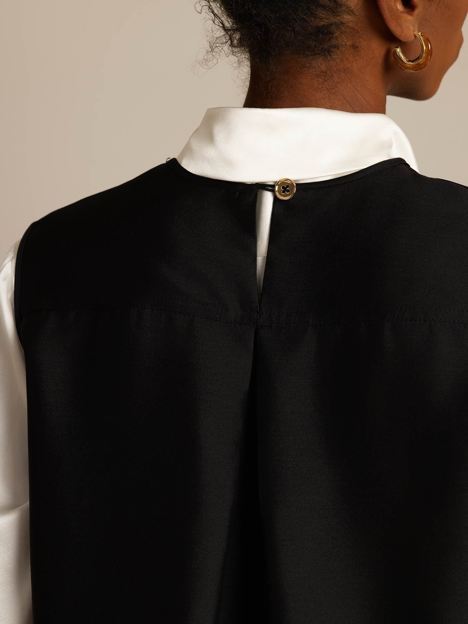 [Musta] SilkSilky-FI 32Momme Silk-Wool Blend Womens Vest 005,