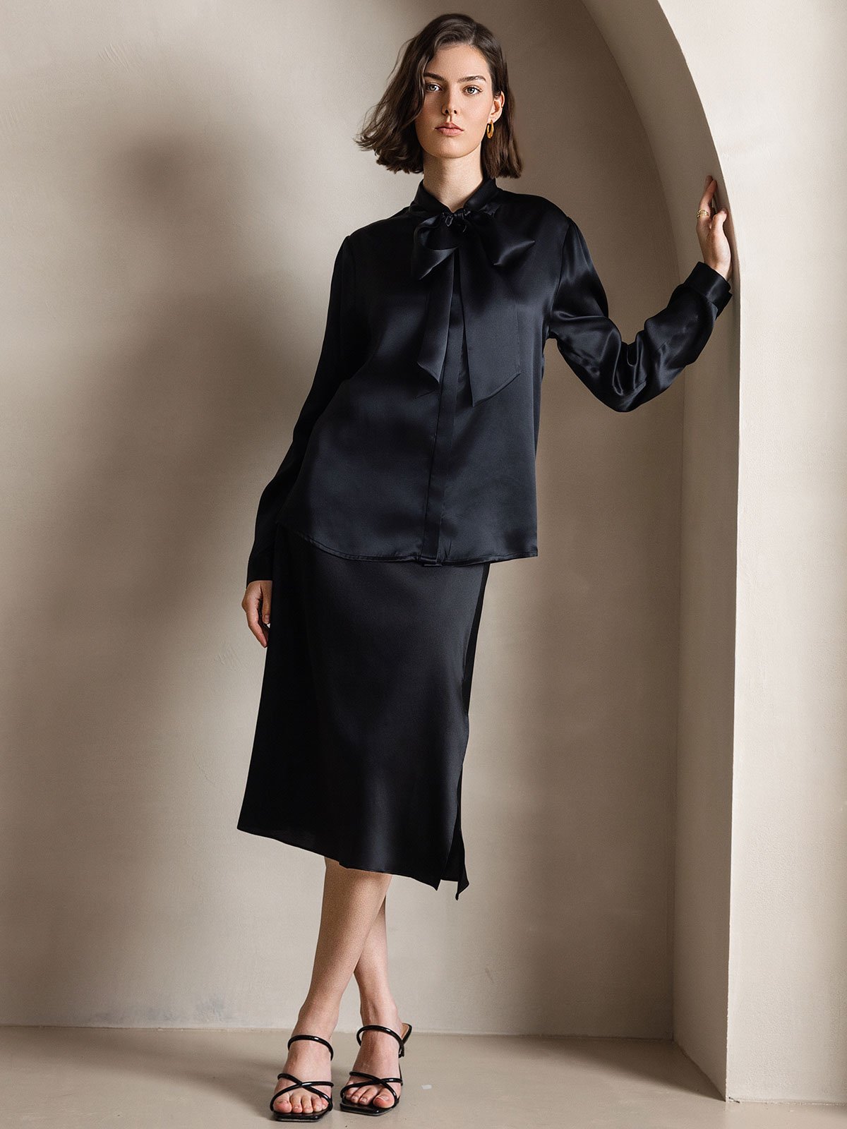[Musta] SilkSilky-FI 19Momme Silk Long Sleeve Tie Neck Naisten paita 005