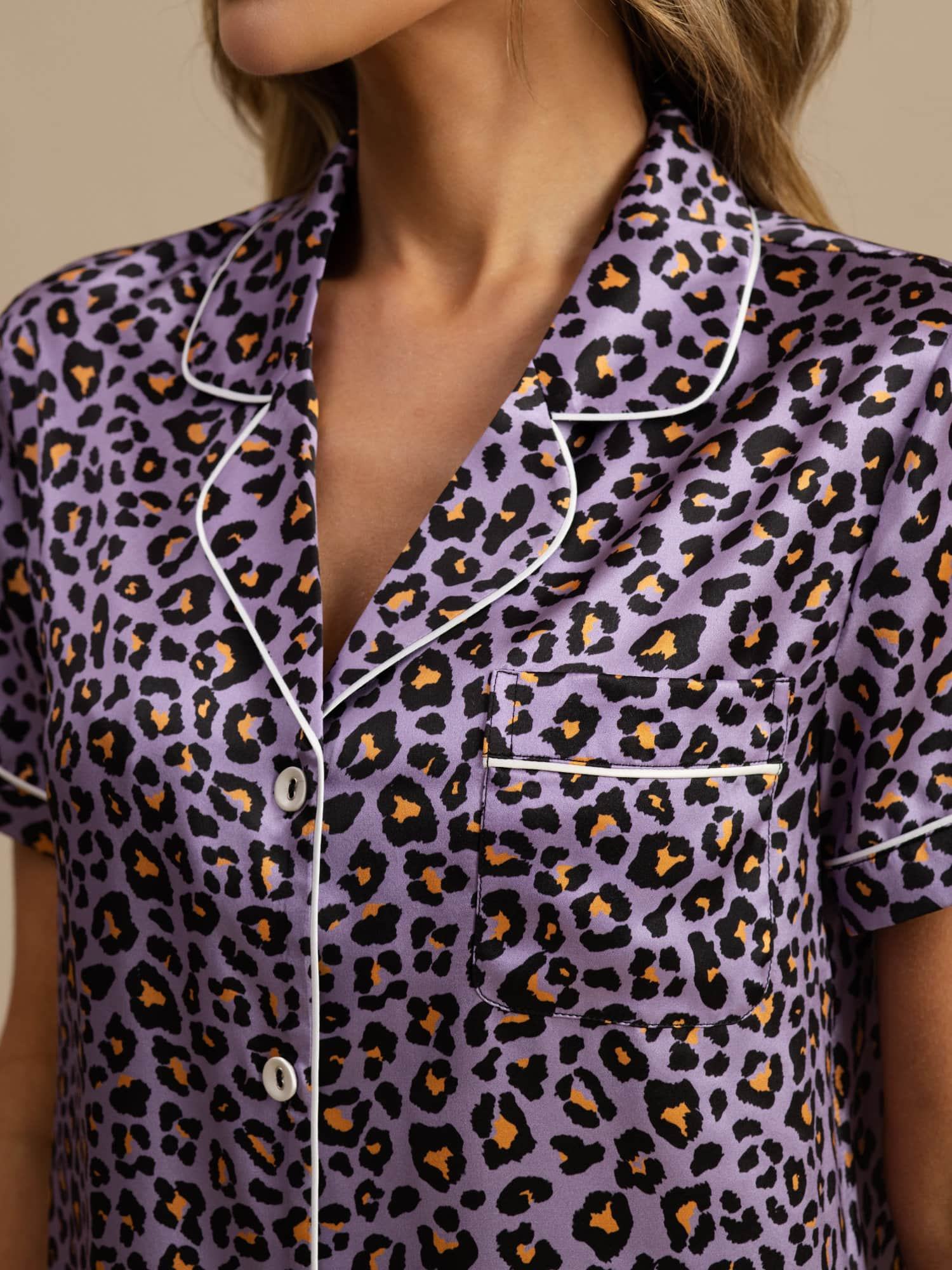 [Violetti Leopardi] SilkSilky-FI 19Momme Lyhythihainen Notkokaulus Naisten Pyjamat 004