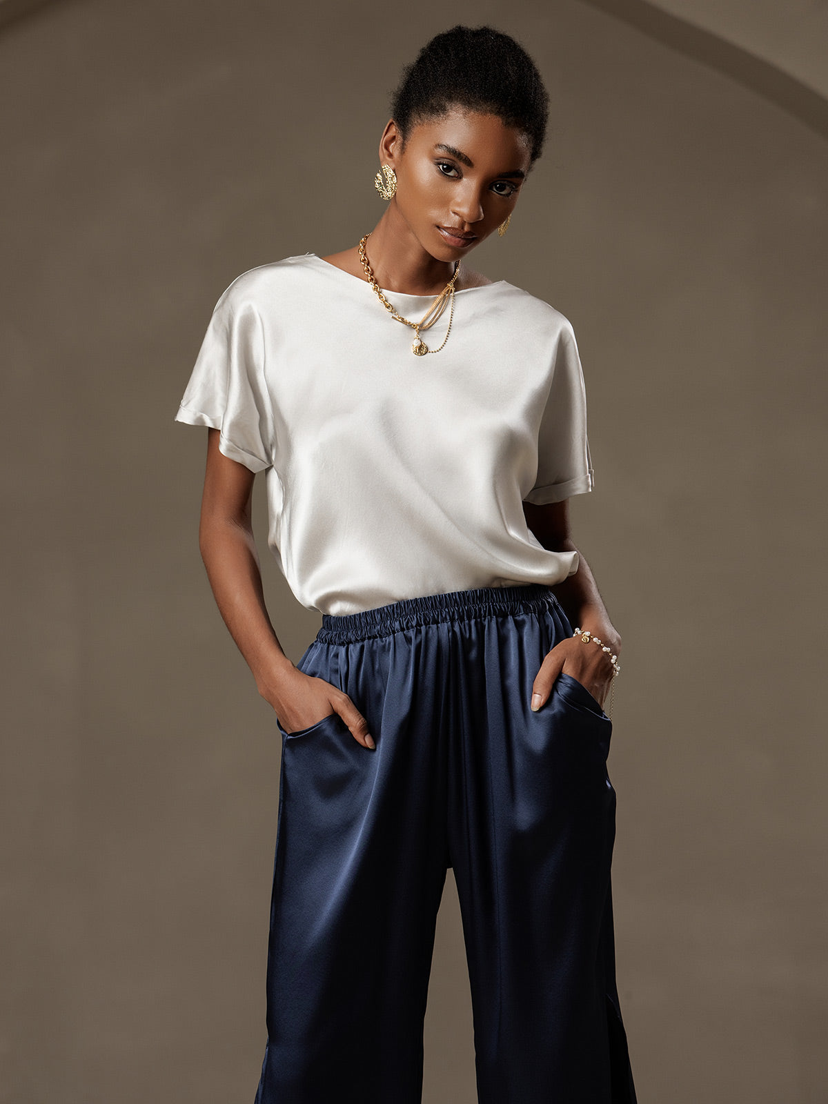 [Vaalean Harmaa] SilkSilky-FI 19Momme Silk Short Sleeve Round Neck Naisten T-paita 003