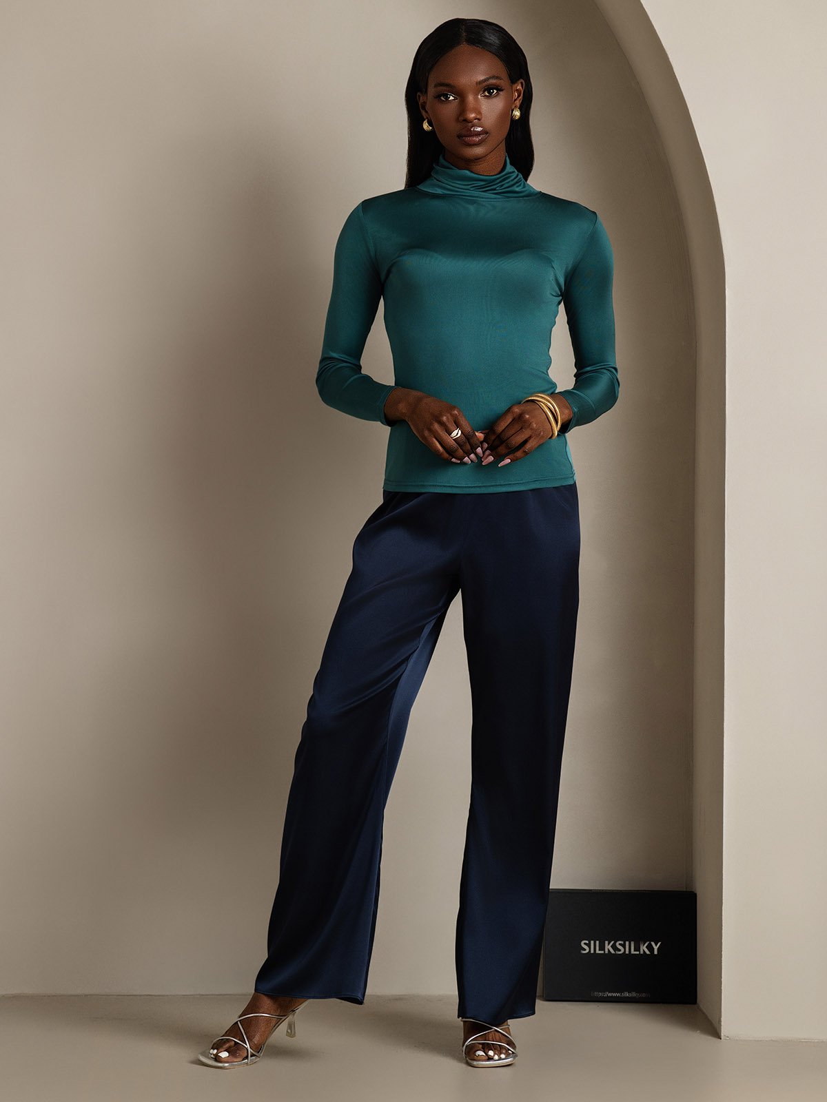 [Tummanvihreä] SilkSilky-FI Silk Long Sleeve Womens T-Shirt 006