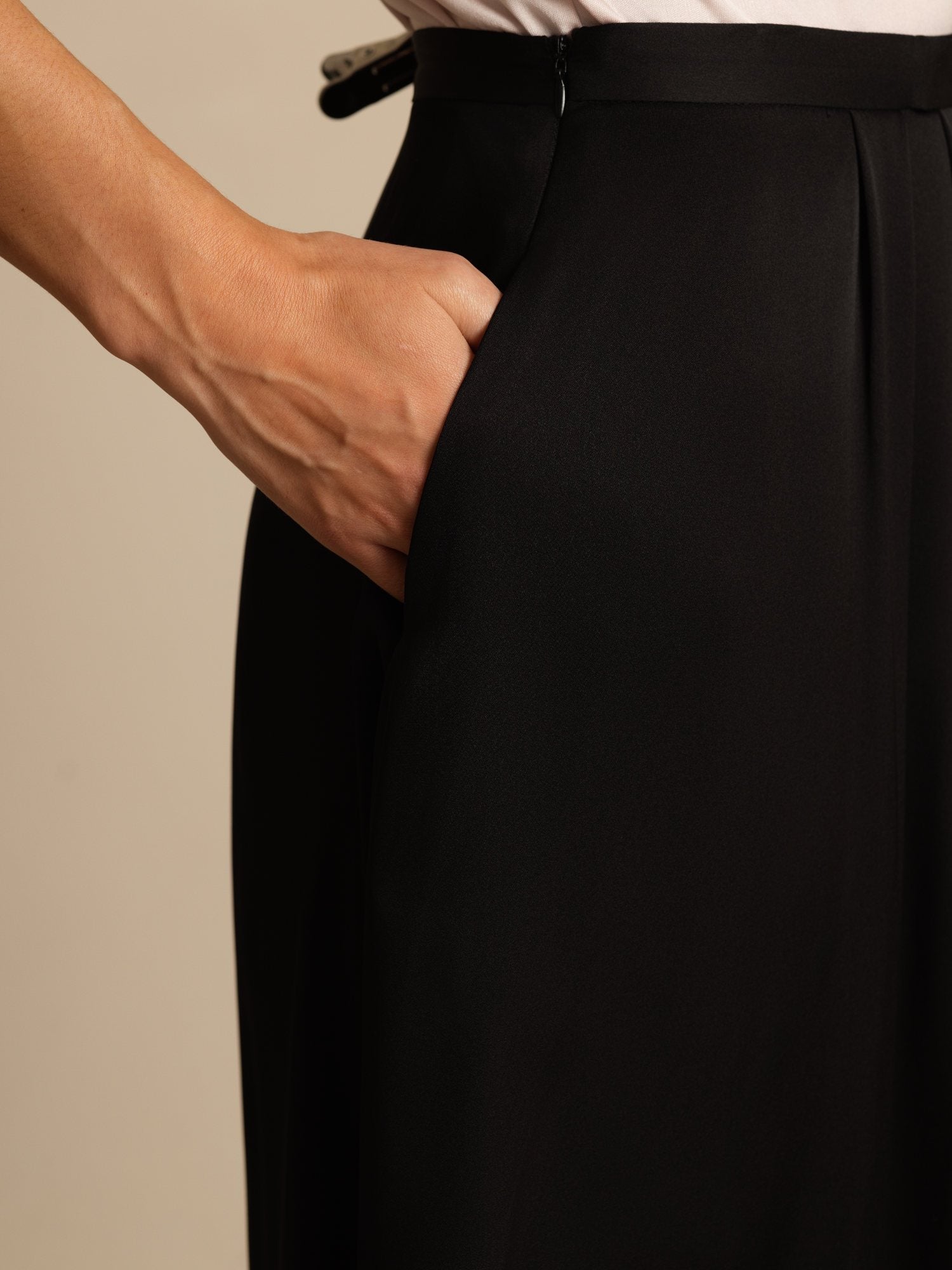 [Musta] SilkSilky-FI 19Momme Silkki Skirt 004