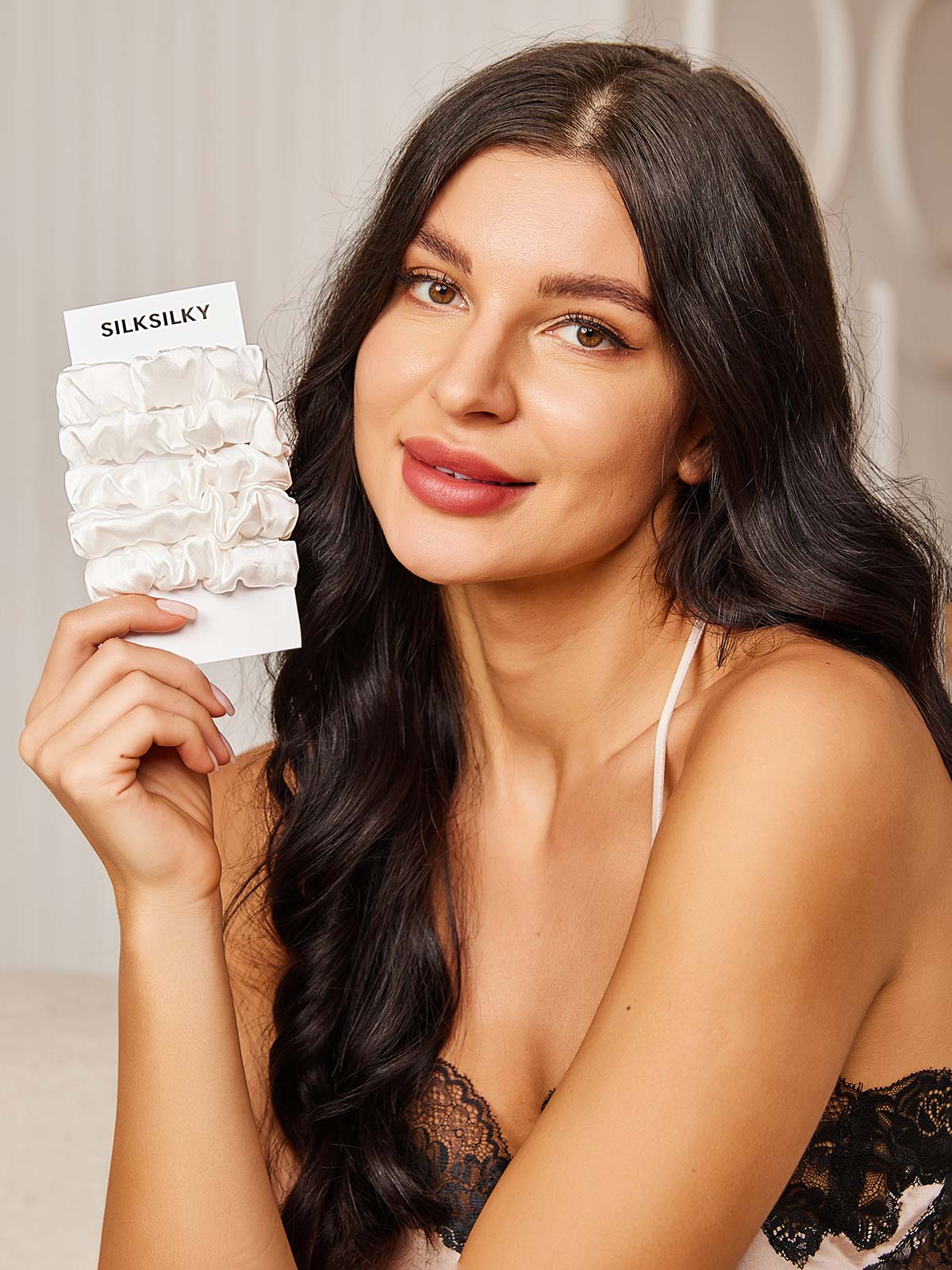 [Valkoinen] SilkSilky-FI 19Momme Scrunchie 001