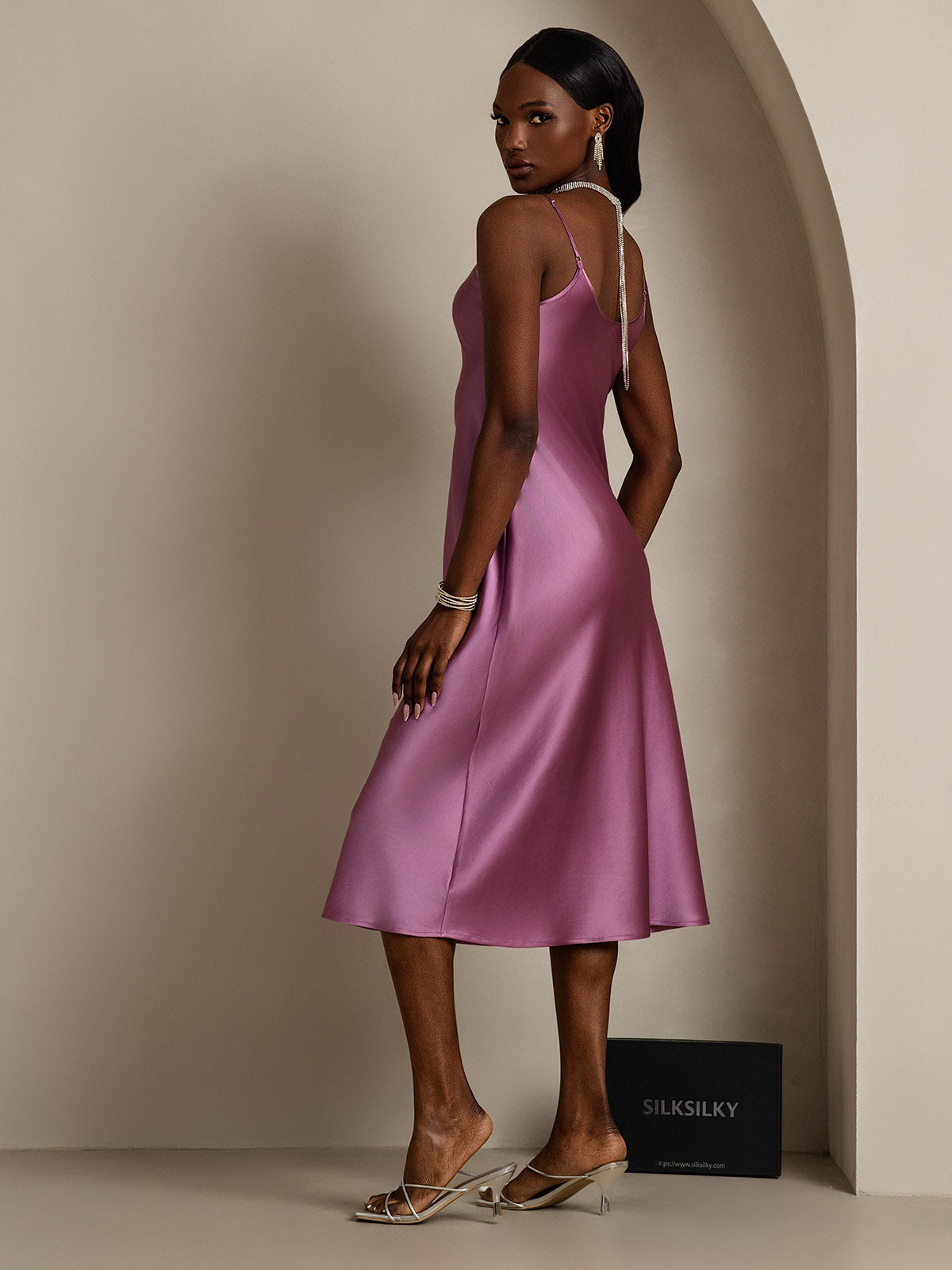 [Tumma Violetti] SilkSilky-FI Pure Silk Sleeveless Round Neck Yöpaita 002