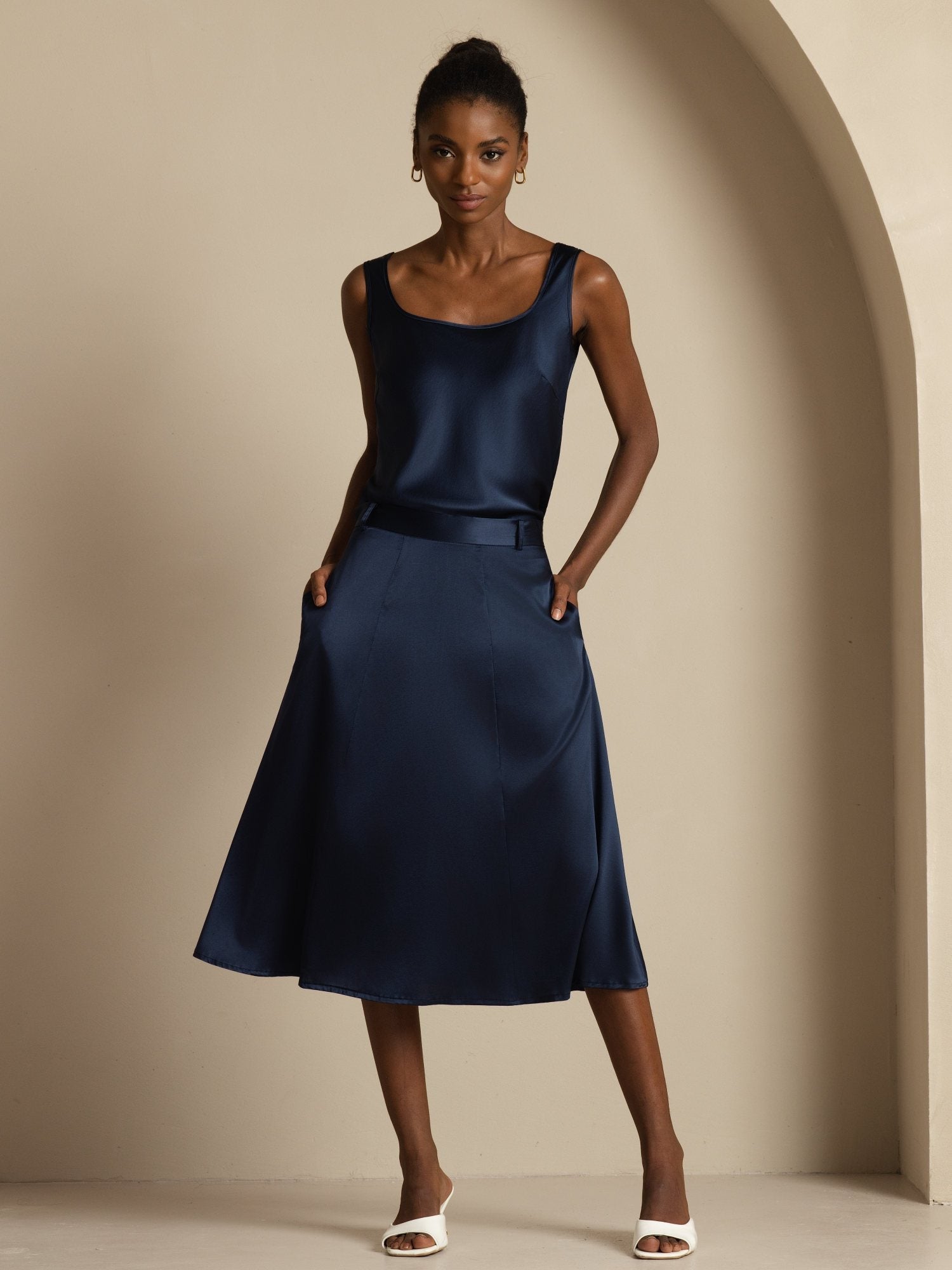 [Tummansininen] SilkSilky-FI 19Momme Silkki Skirt 006