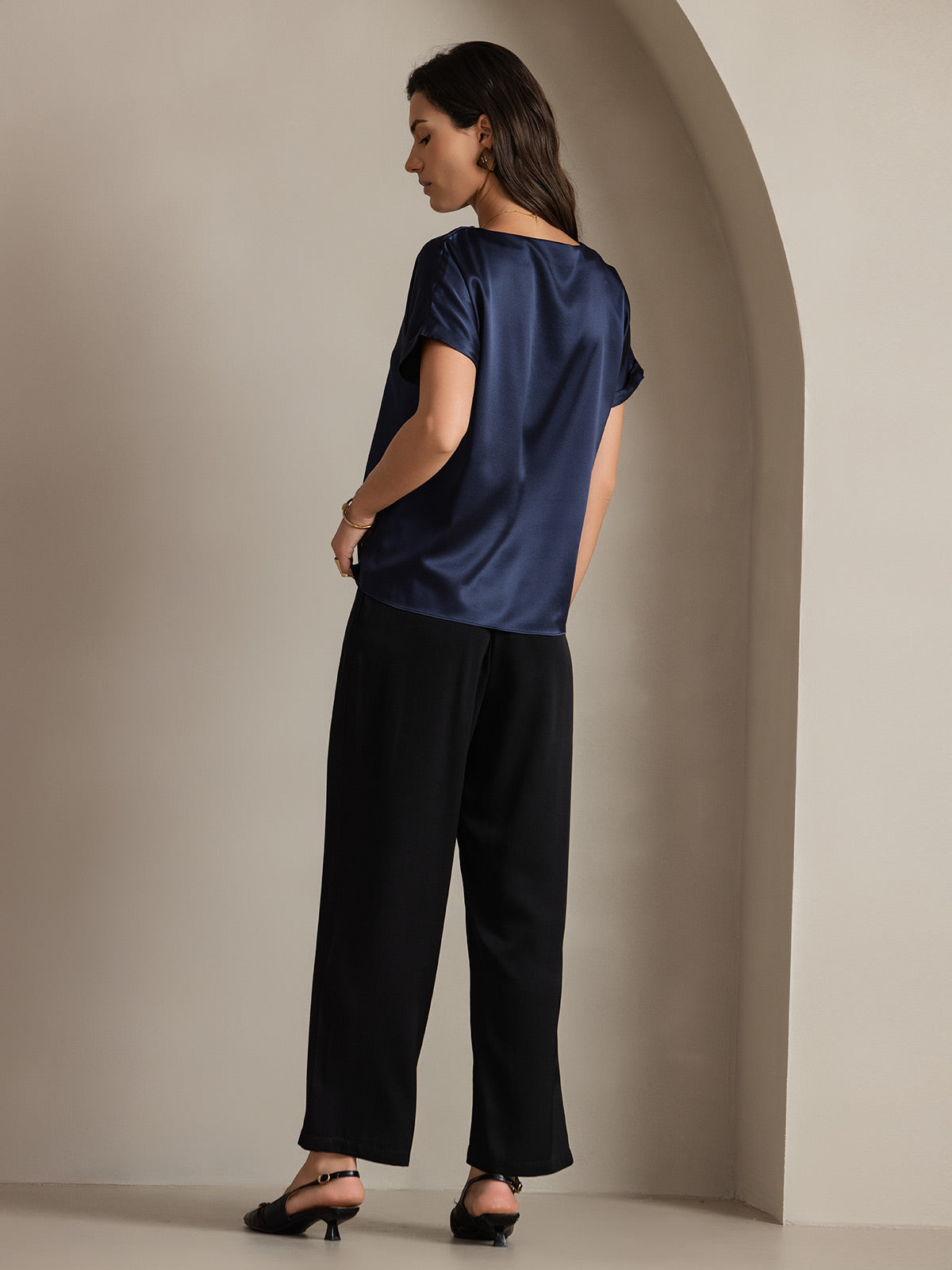 [Tummansininen] SilkSilky-FI 19Momme Silk Short Sleeve Round Neck Naisten T-paita 002