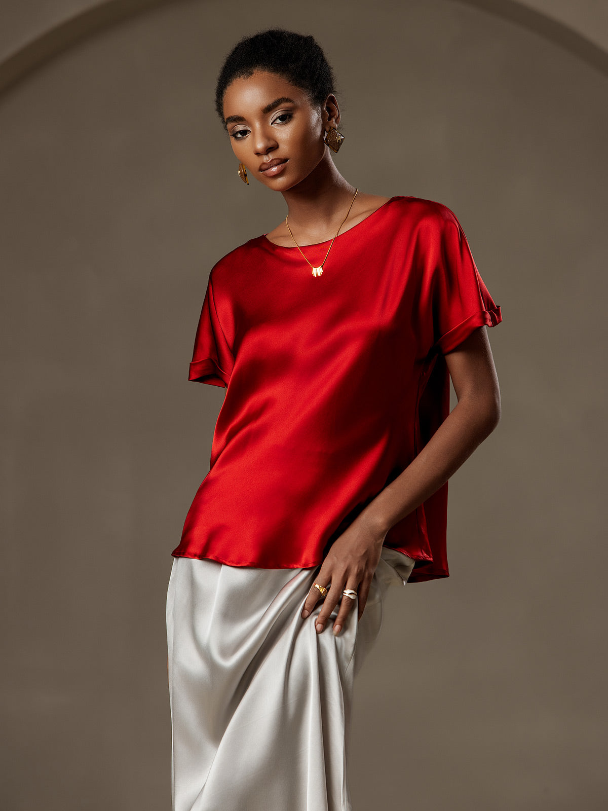 [Viini] SilkSilky-FI 19Momme Silk Short Sleeve Round Neck Naisten T-paita 001