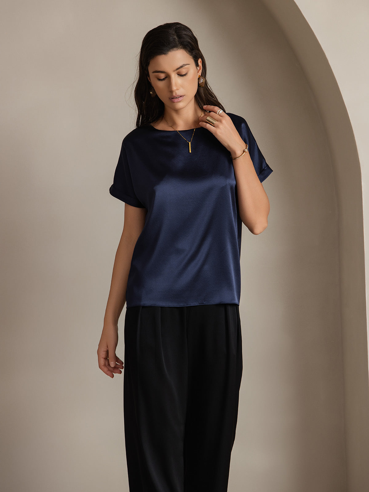 [Tummansininen] SilkSilky-FI 19Momme Silk Short Sleeve Round Neck Naisten T-paita 003